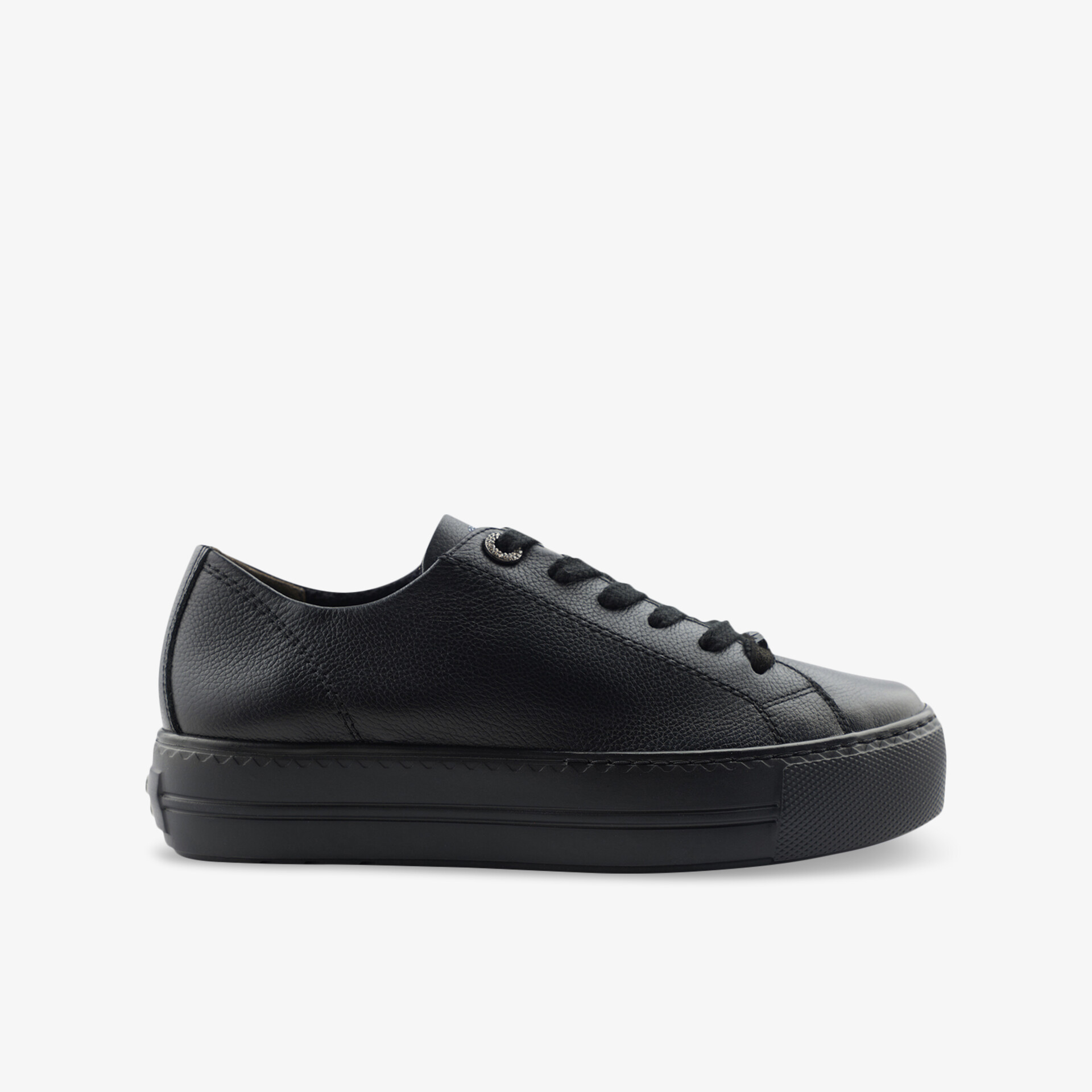 Eleganter schwarzer Sneaker mit klassischem Design und bequemer Passform für vielseitige Anlässe.