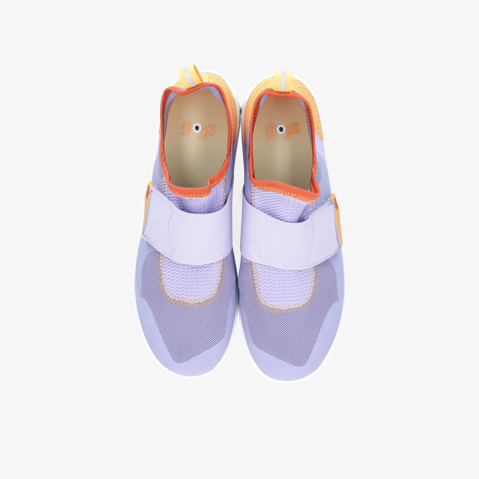 Leichte sportliche Sneaker mit elastischen Bändern und atmungsaktivem Obermaterial, bequeme Passform aus der Draufsicht