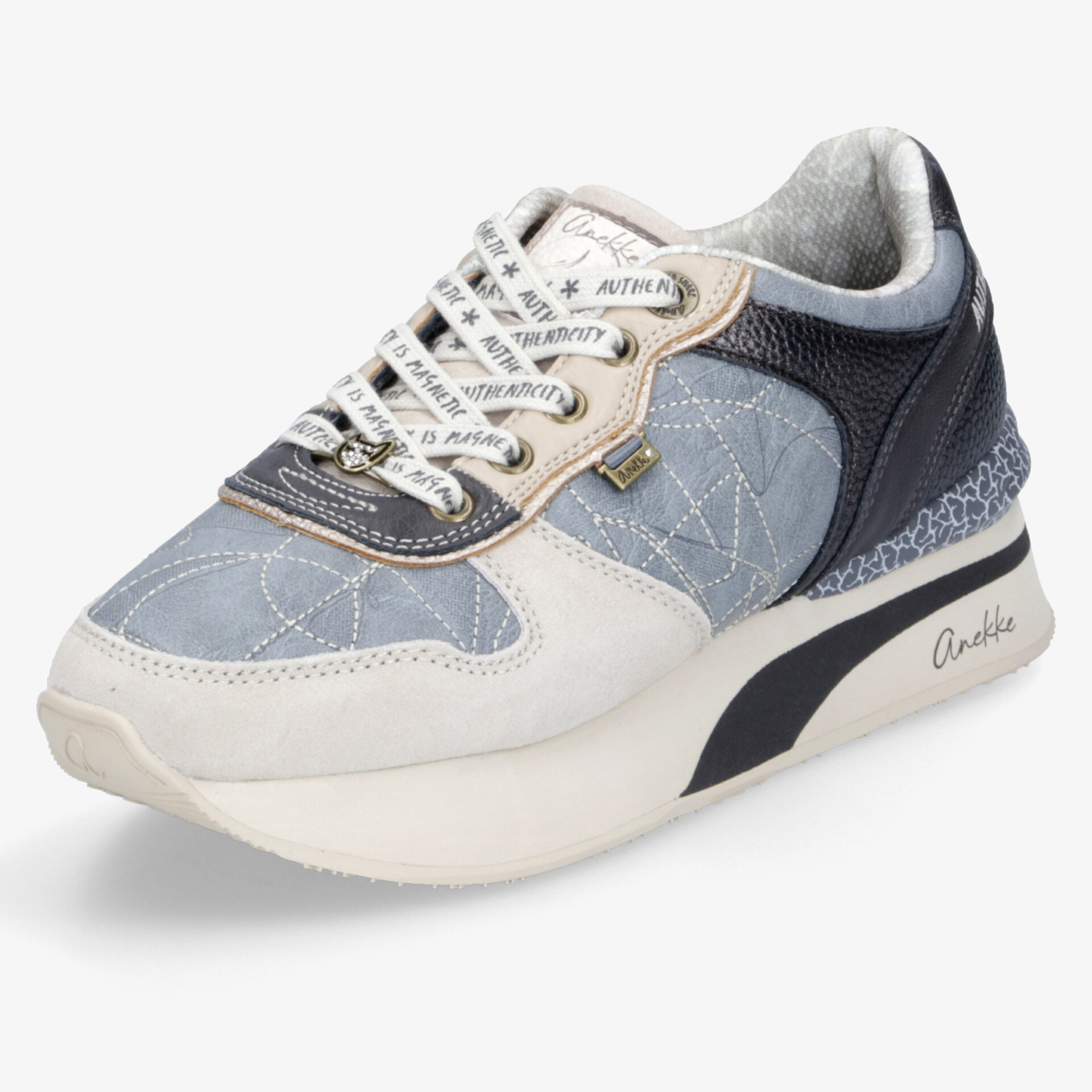 Moderner Sneaker mit trendigem Design und bequemer Passform, ideal für den Alltag und Freizeitaktivitäten.