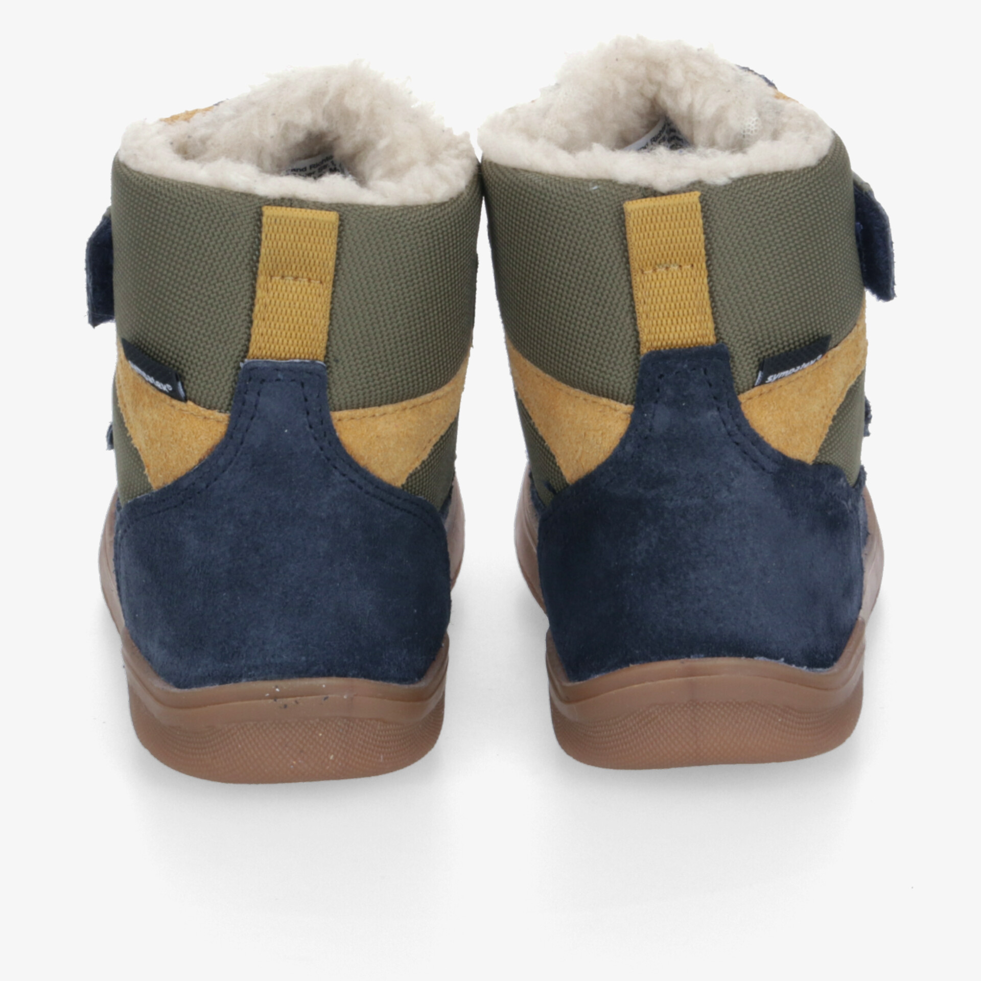 Winterstiefel Paar von hinten mit flauschiger Innenfütterung und robuster, rutschfester Sohle
