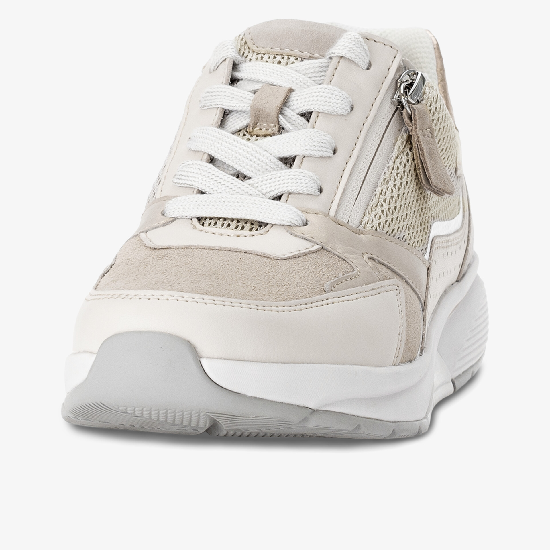 Moderner weißer Sneaker mit atmungsaktivem Material und bequemer Passform für vielseitigen Tragekomfort