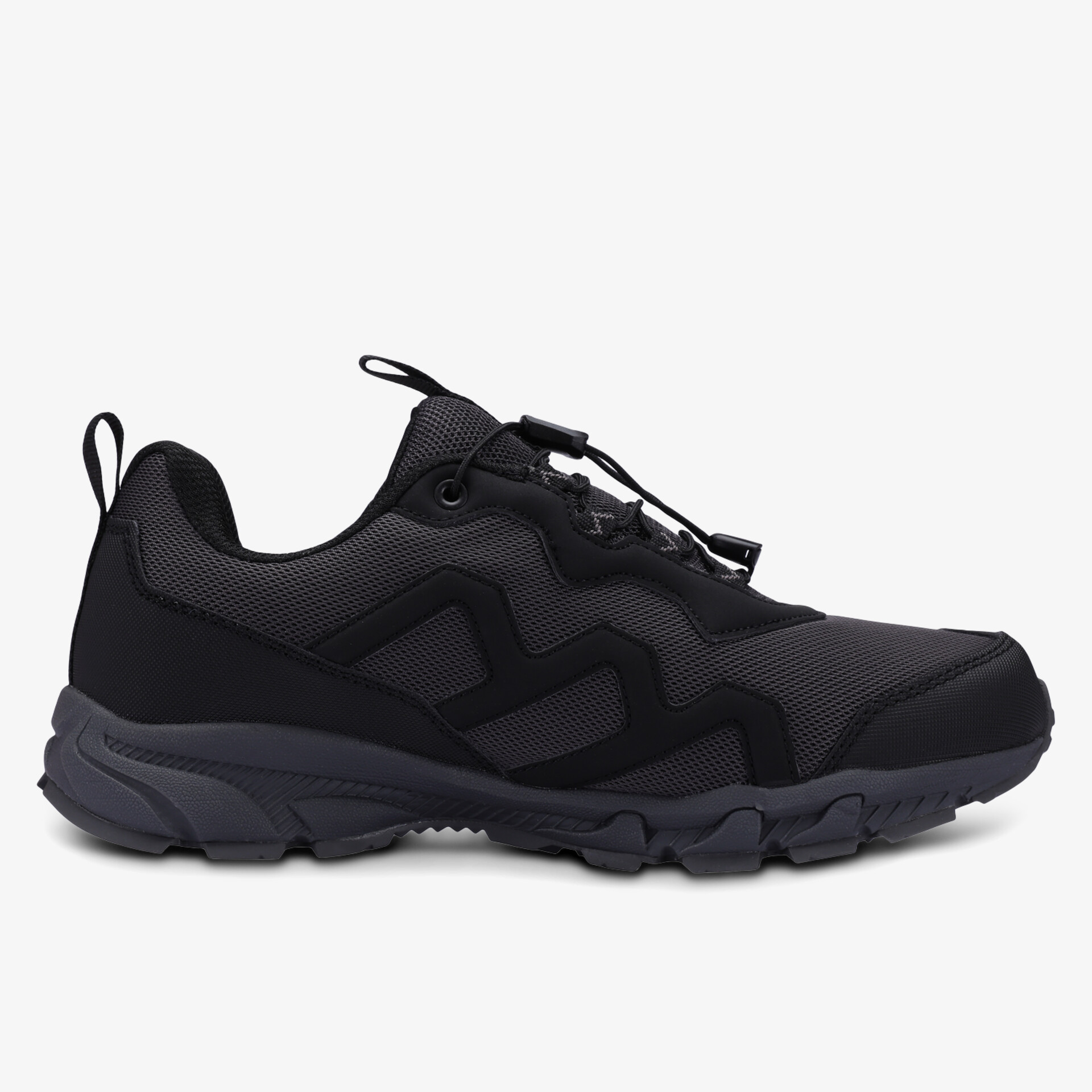 Schwarzer sportlicher Schuh mit robuster, rutschfester Sohle und komfortablem Sitz