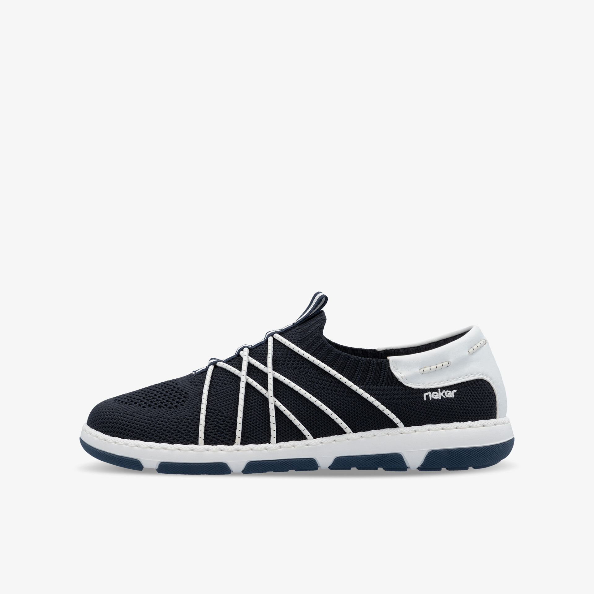 Leichter Sneaker mit atmungsaktivem Material und flexibler Sohle in klarem seitlichem Profil