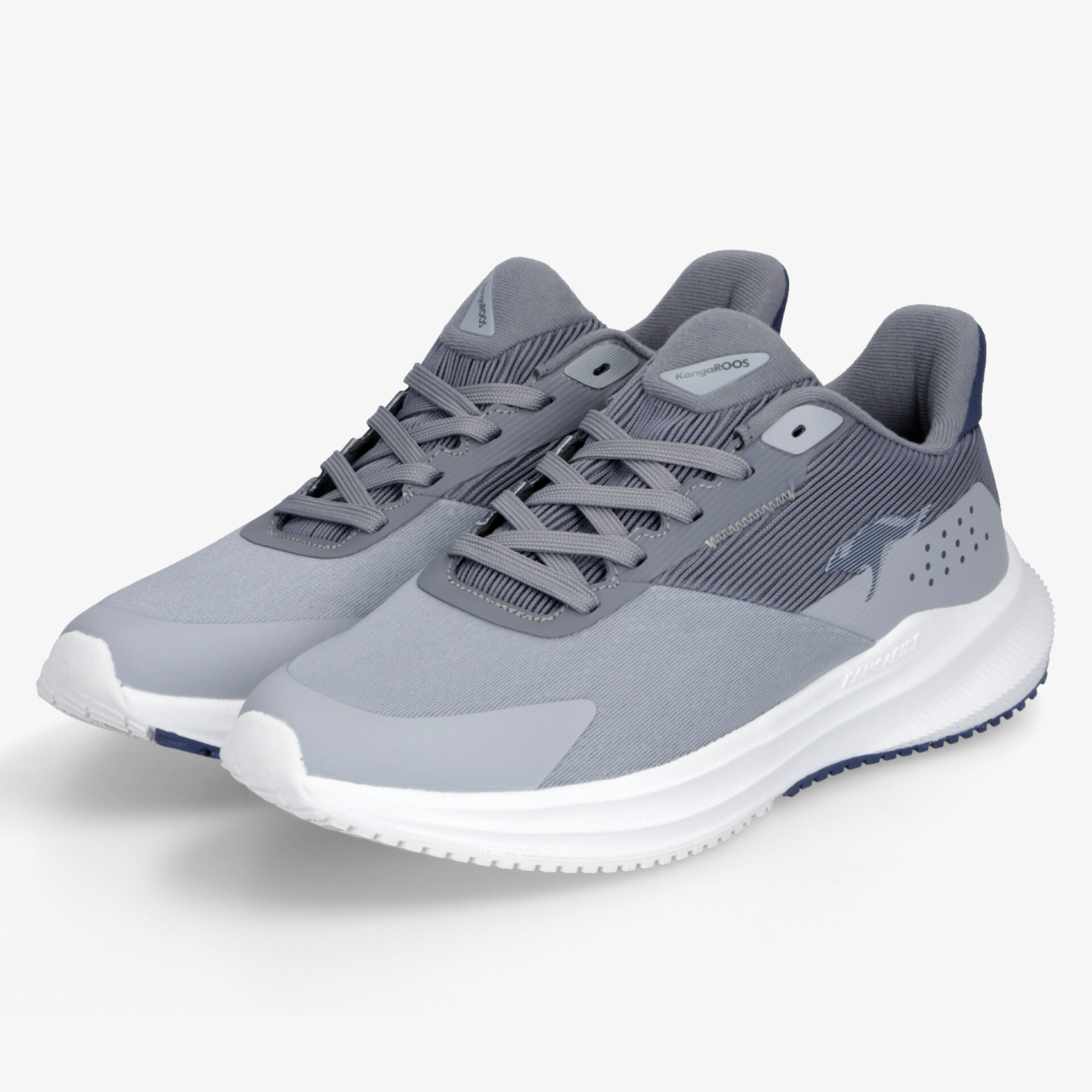 Graue Sportschuhe als Paar mit atmungsaktivem Material und gedämpfter Sohle für hohe Bewegungsfreiheit