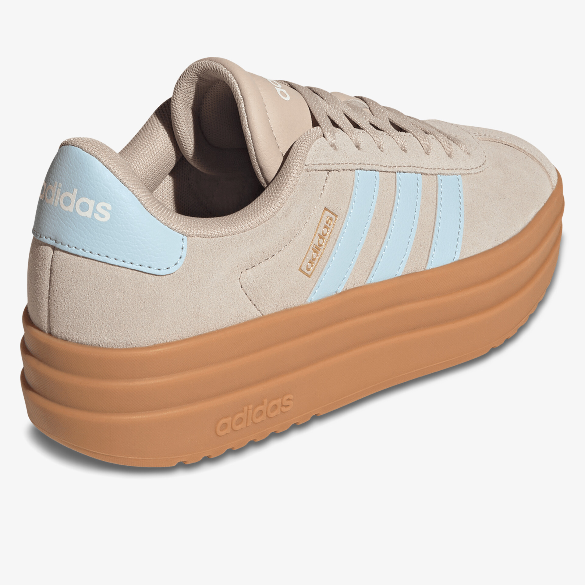 Bequemer und stylischer Sneaker in Beige mit hellblauen Details und markanter brauner Sohle, perfekt für den Alltag