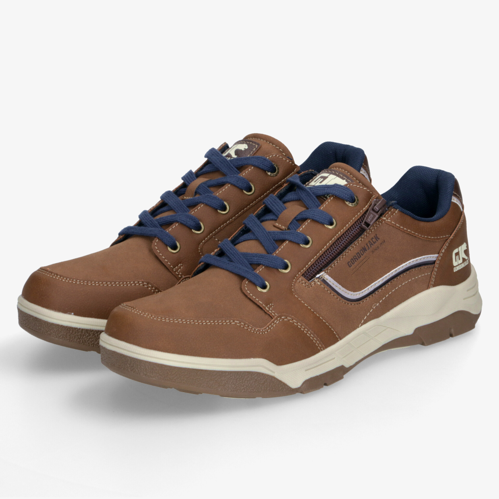 Braune bequeme Sneaker mit seitlichem Reißverschluss und stabiler Sohle für den Alltag