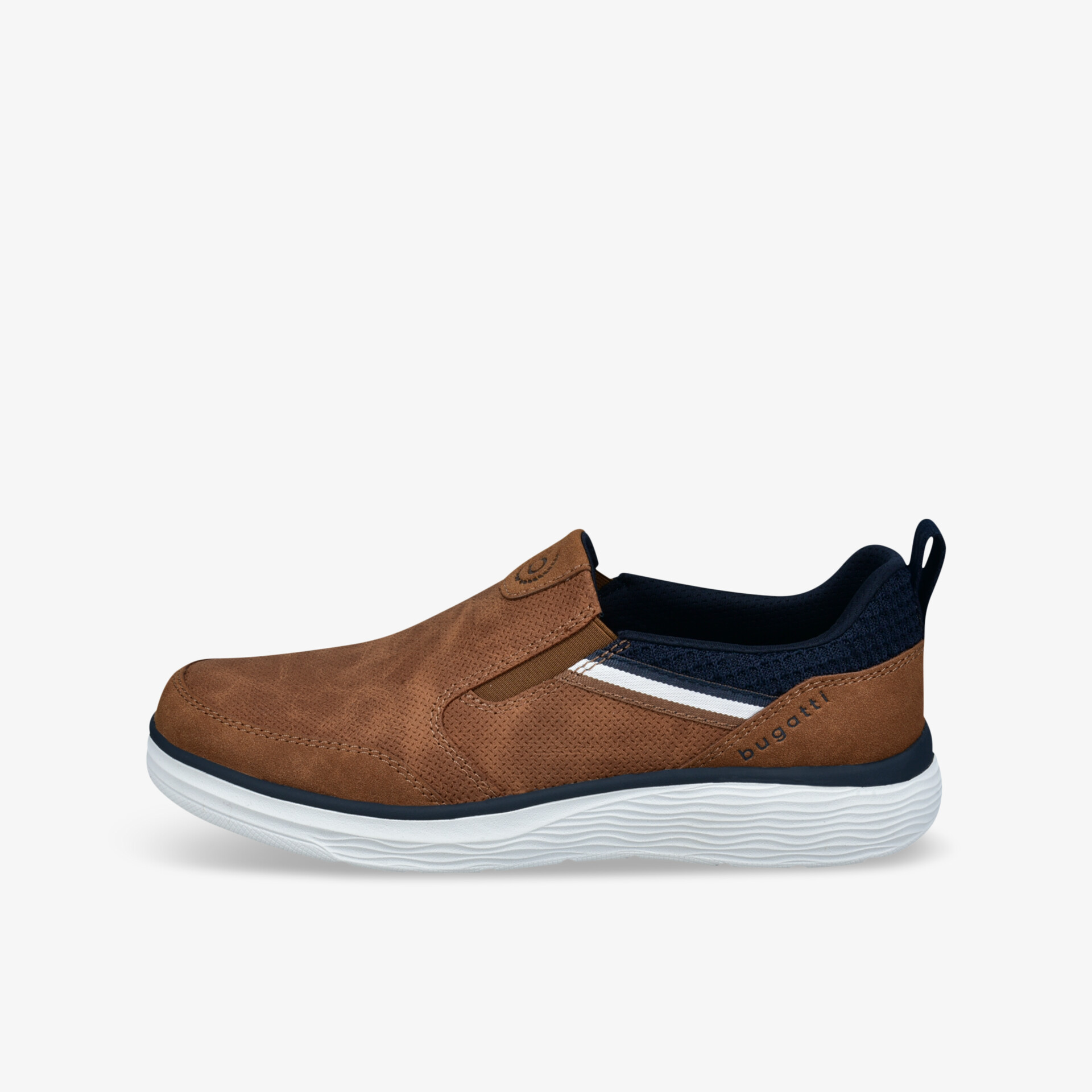Leichter brauner Slipper mit flexibler, rutschfester Sohle und bequemer Passform, seitliche Ansicht