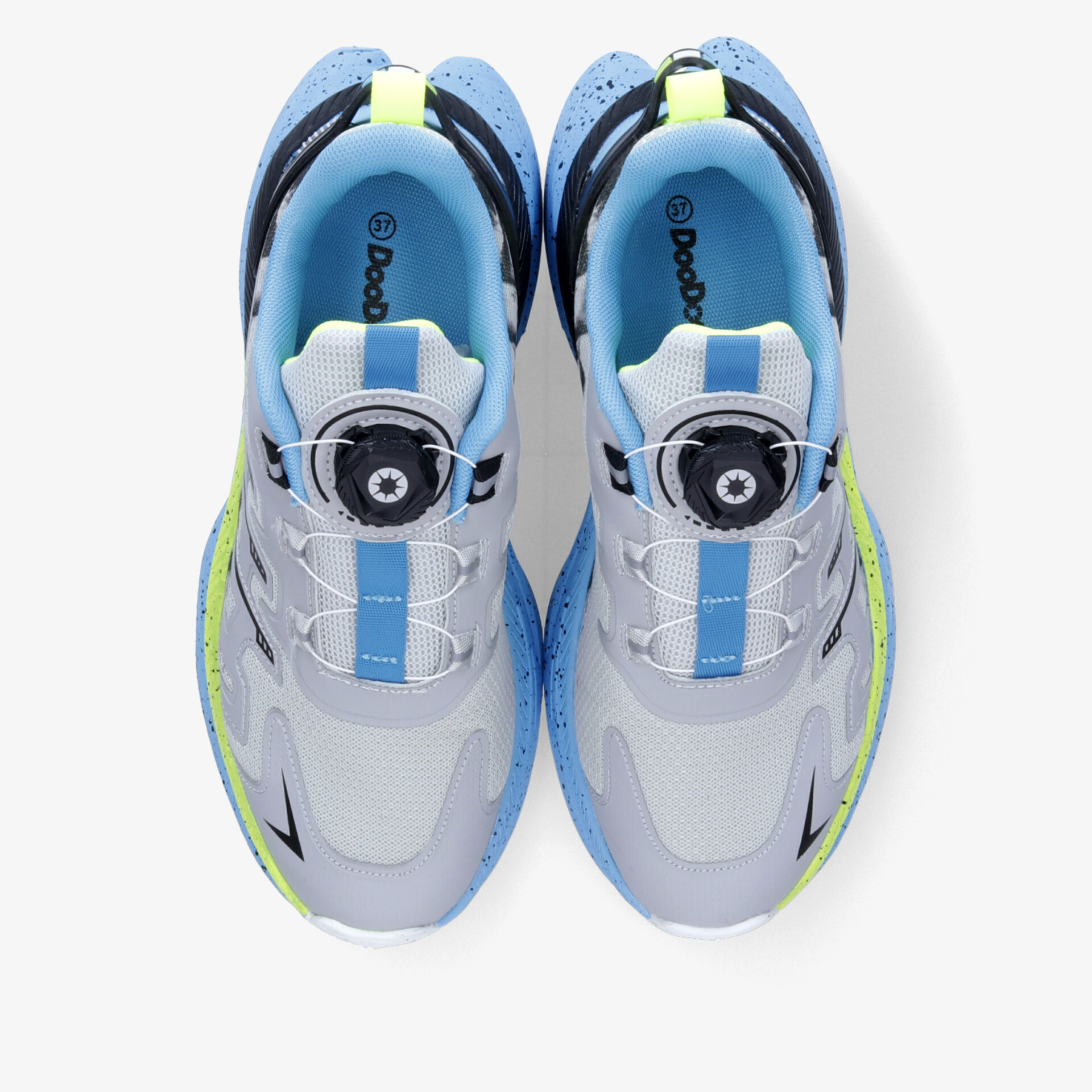 Bequem gepolsterte Sportschuhe in Blau und Grau mit neonfarbener Sohle und praktischem Schnürsenkelverschluss