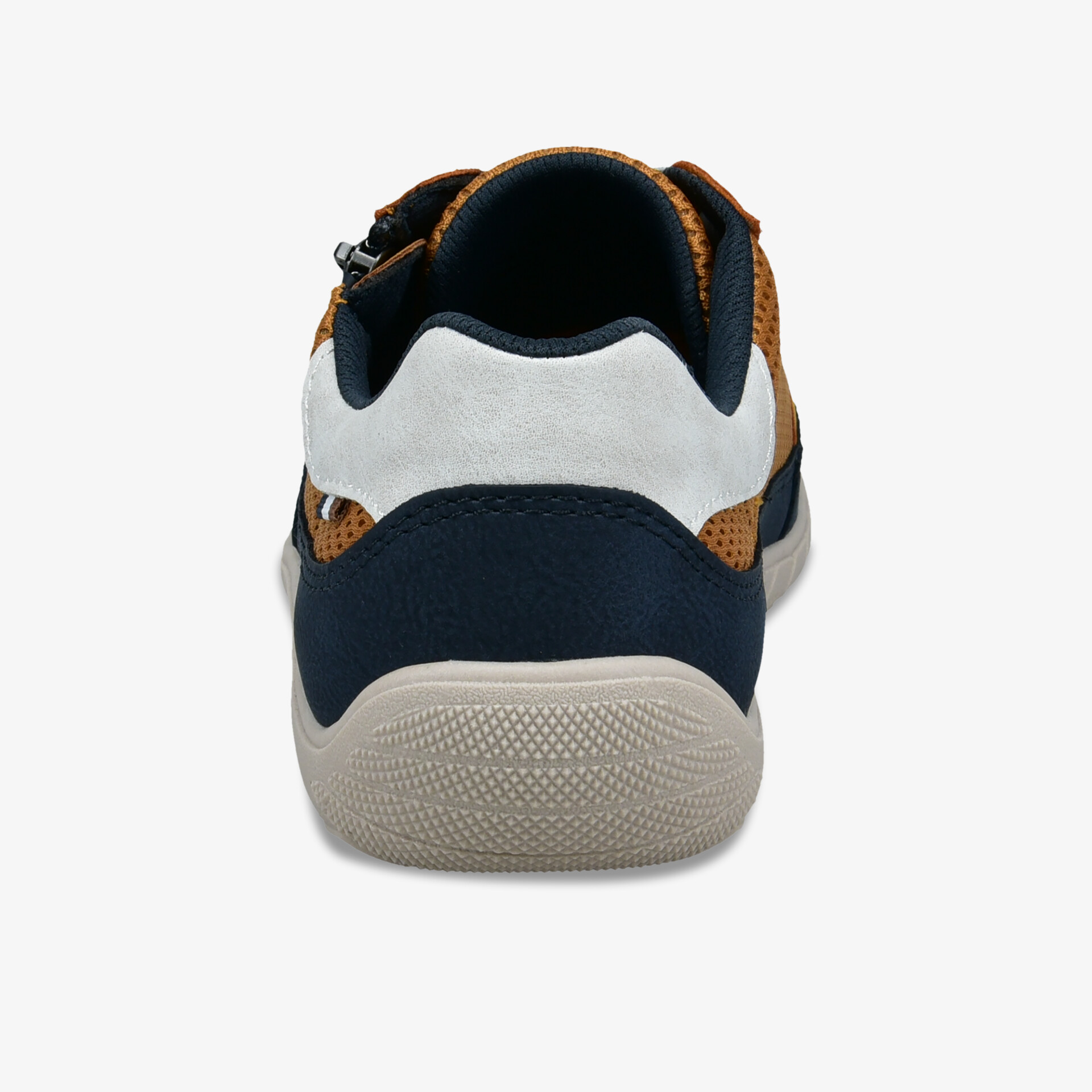 Rückansicht eines robusten, vielseitigen Freizeitschuhs mit gepolstertem Hals und rutschfester Sohle