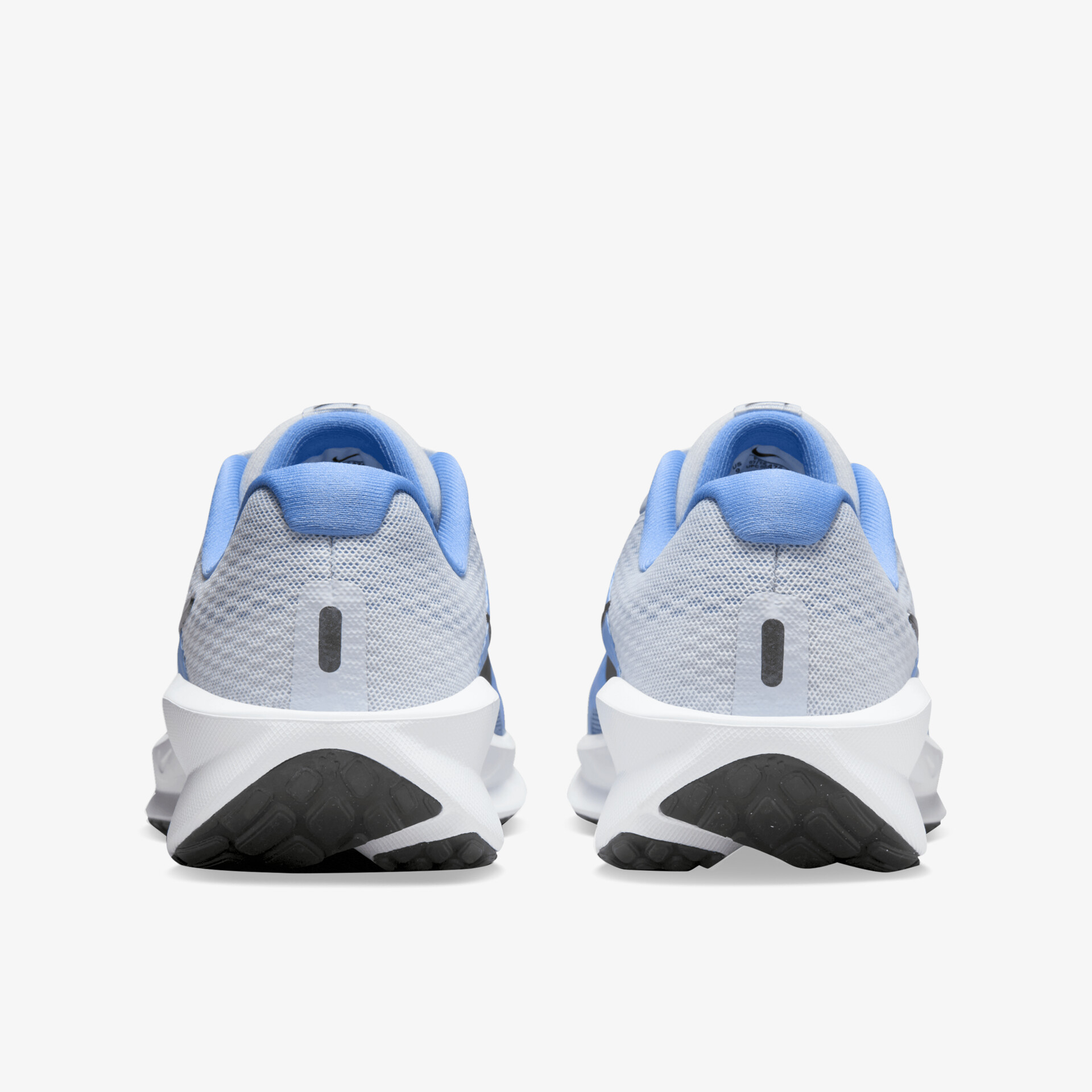 Rückansicht von leichten und atmungsaktiven Sportschuhen mit bequemer Passform und modernem Design