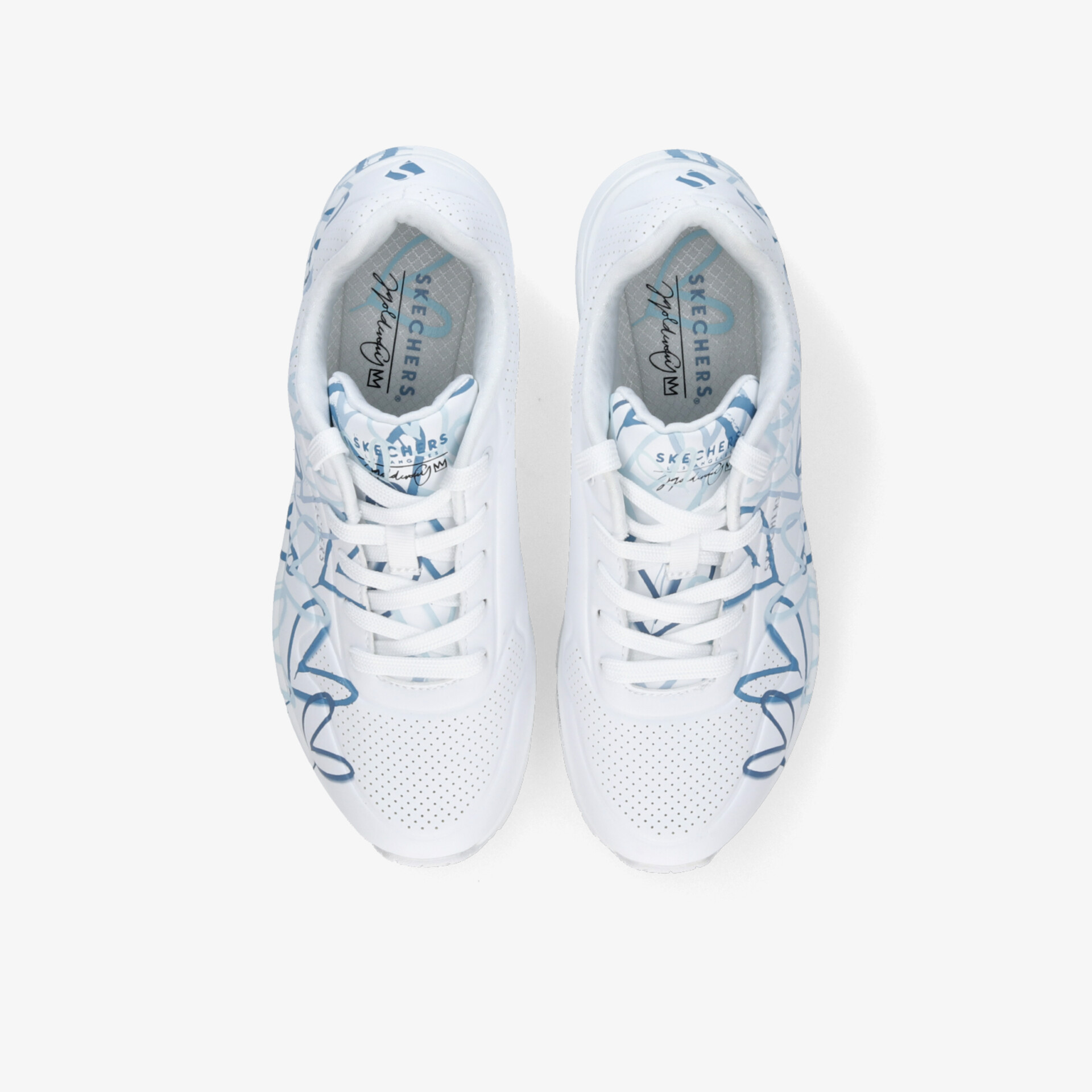 Leichte weiße Sportschuhe mit atmungsaktivem Material und flexibler Sohle in übersichtlicher Draufsicht