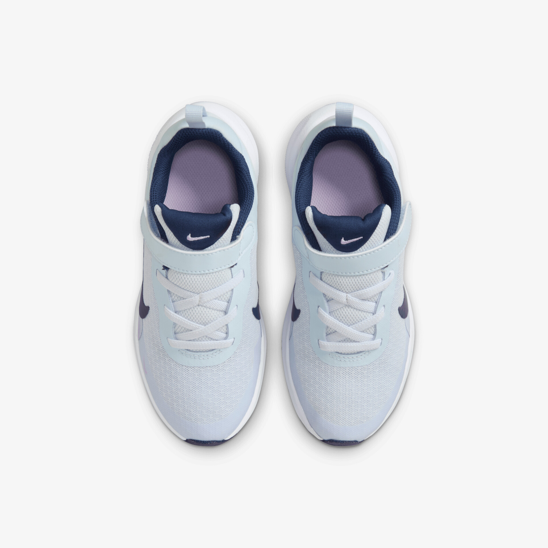 Leichte, atmungsaktive Sportschuhe als Paar in Draufsicht mit schnürbarem, flexiblem Design für maximalen Komfort