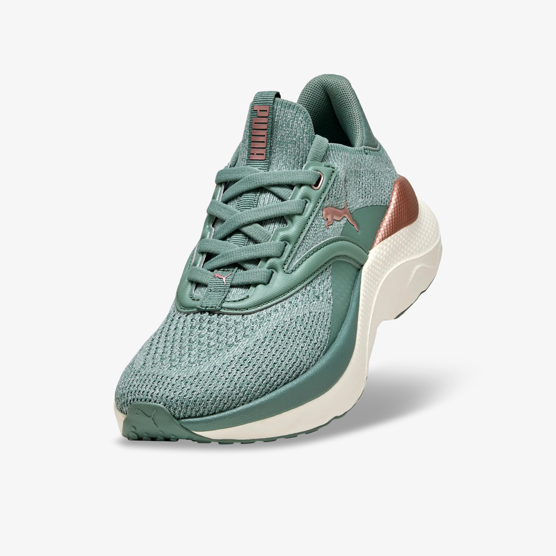 Leichter, atmungsaktiver Sportschuh in grün mit bequemer Passform und rutschfester Sohle, seitliche Ansicht