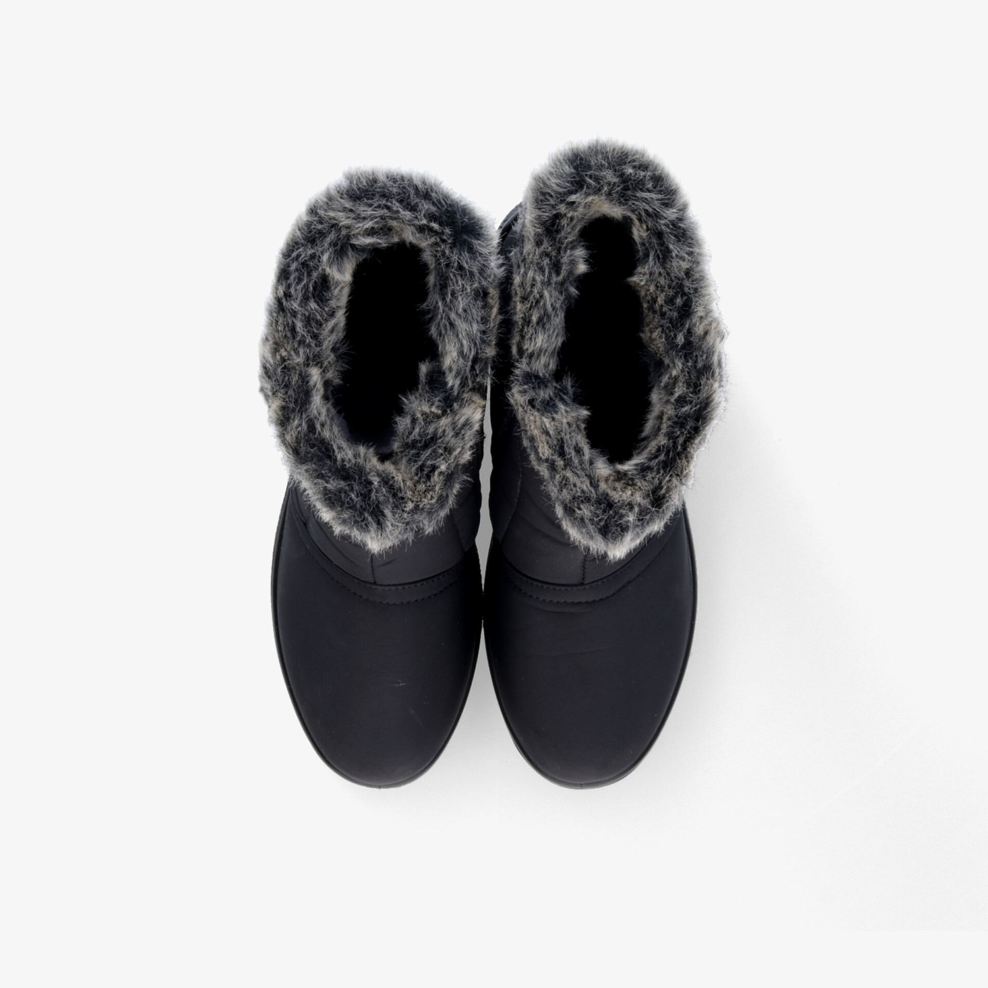 Warme schwarz gefütterte Hausschuhe mit kuscheligem Fellrand, bequem und rutschsicher für gemütliche Stunden