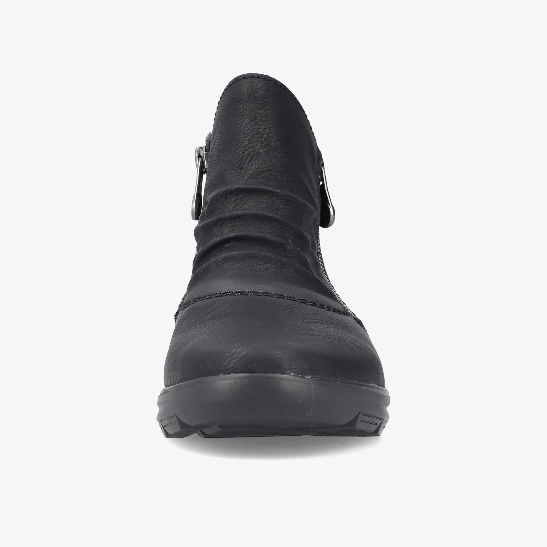 Robuster schwarzer Stiefel mit rutschfester Sohle und bequemer Passform in klarer Frontansicht