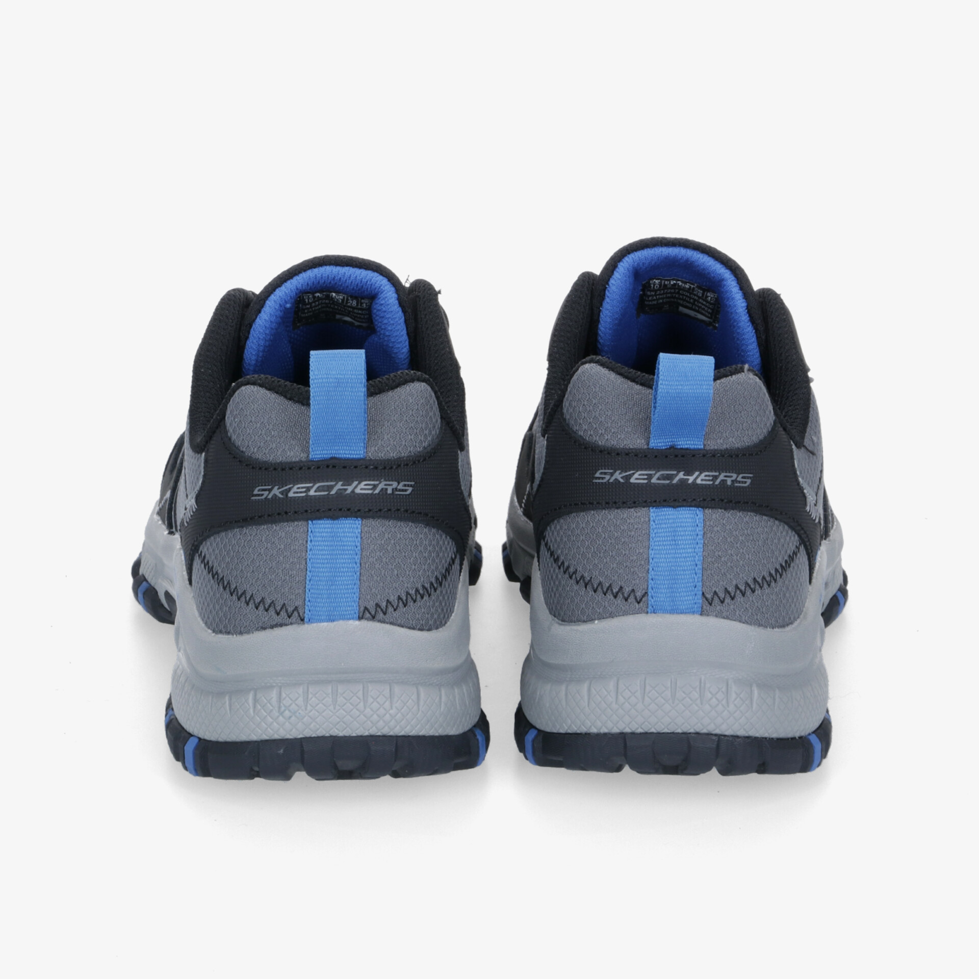 Rückansicht graue und blaue Turnschuhe mit rutschfester Sohle und sportlichem Design.