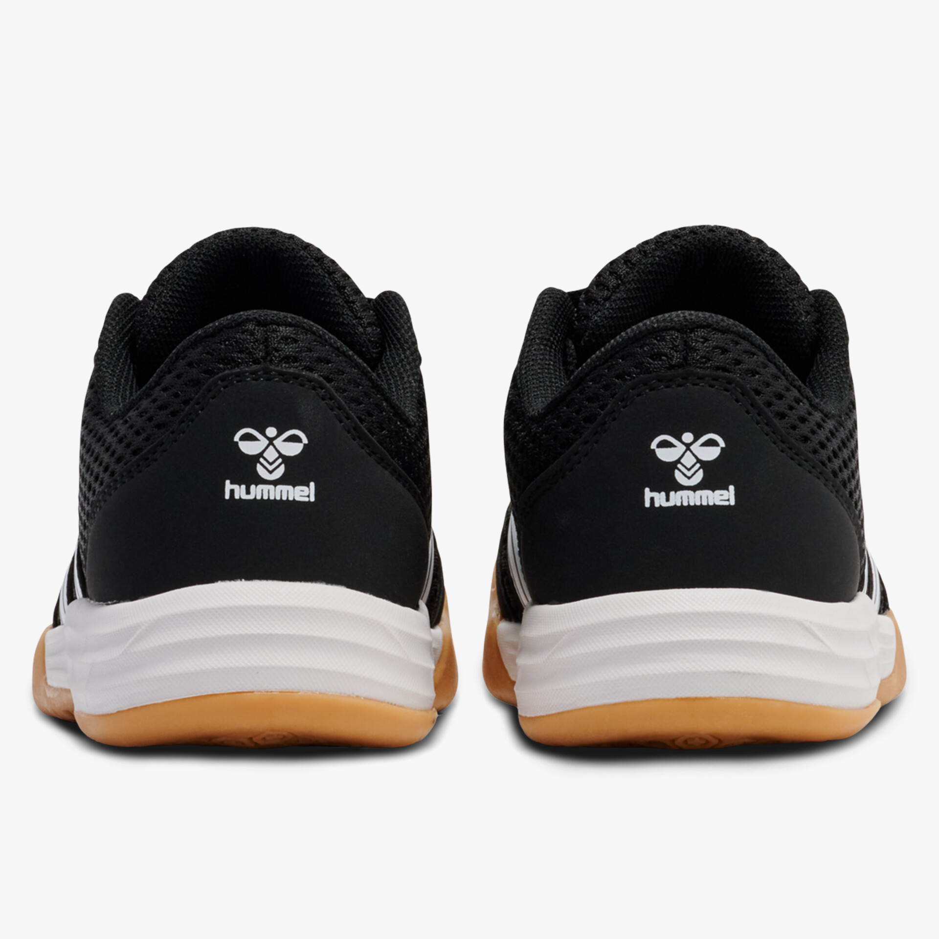 Leichter schwarzer Sportschuh mit weißer Sohle, rutschfest, flexibel und atmungsaktiv, Rückansicht