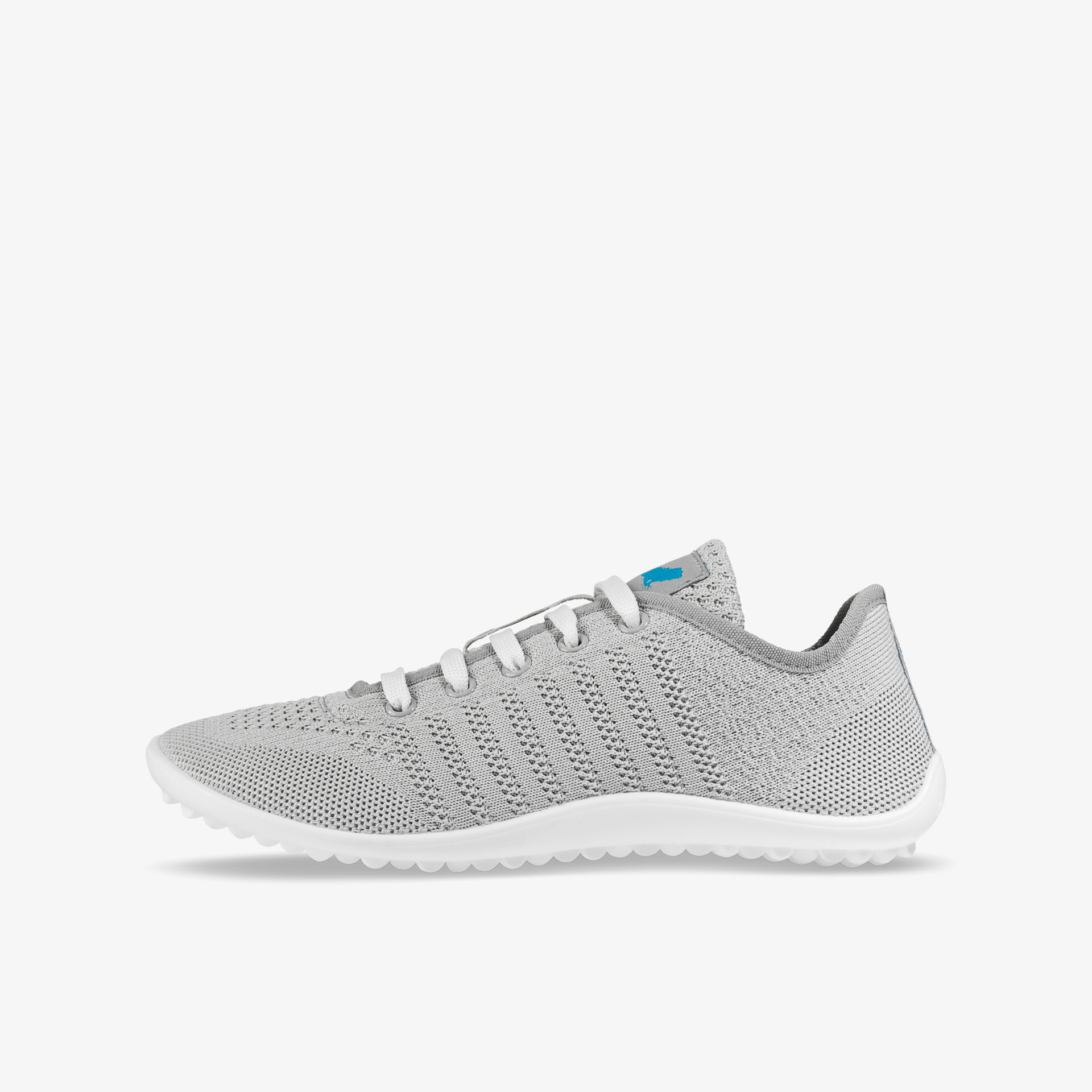 Moderner Sneaker mit atmungsaktivem Mesh-Obermaterial und flexibler Sohle für maximalen Komfort und Stil.