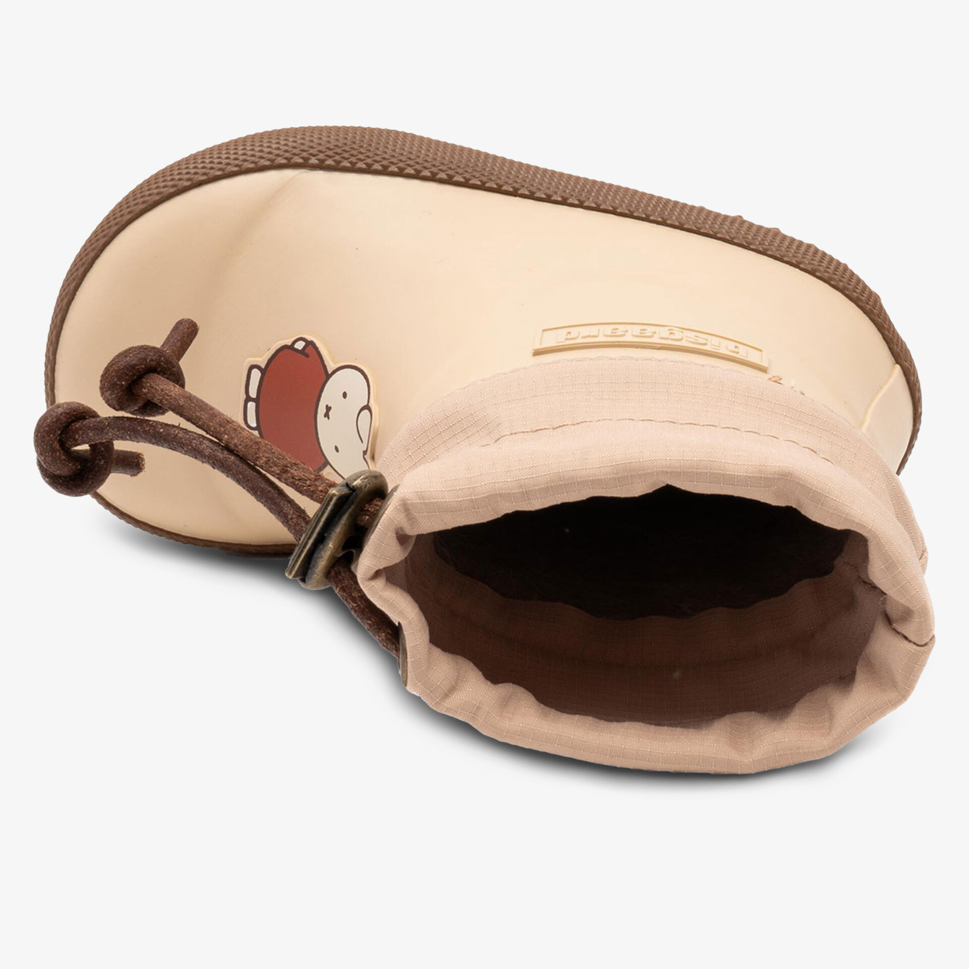 Robuster Kinderschuh mit rutschfester Sohle und weichem Material, hinten sichtbar, leichter Einstieg