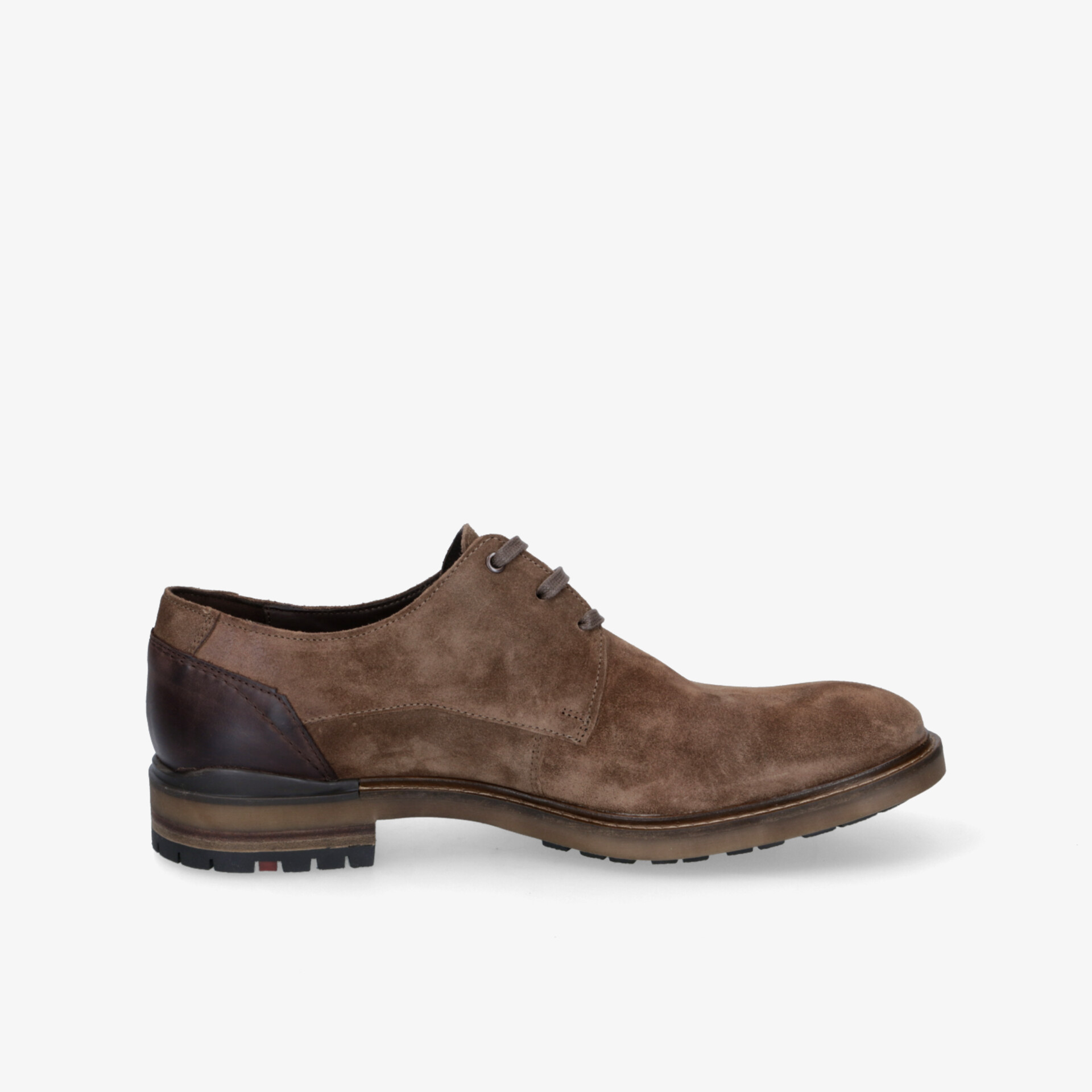 Eleganter brauner Lederschuh in klassischer Halbschuh-Form mit robuster Sohle und bequemer Passform in Seitansicht