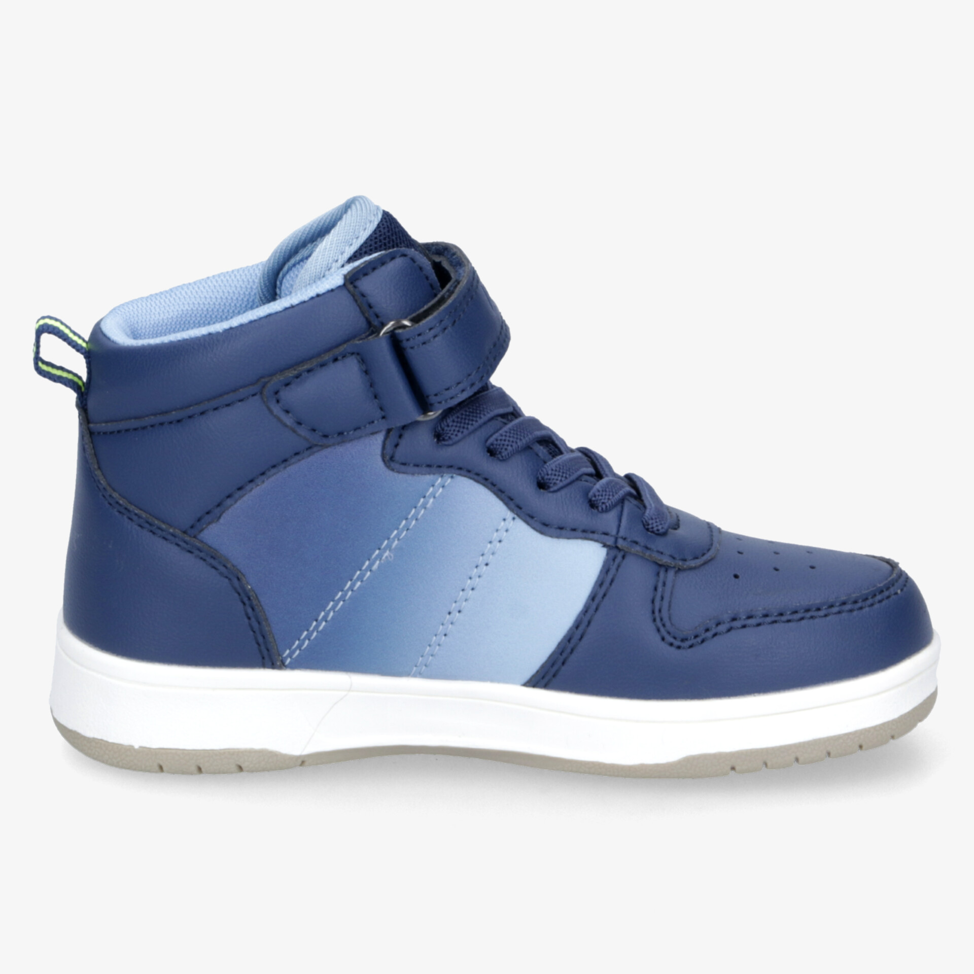 Moderner blauer Sneaker mit klettverschluss und weißer Sohle, bequem gepolstert und sportlich gestaltet