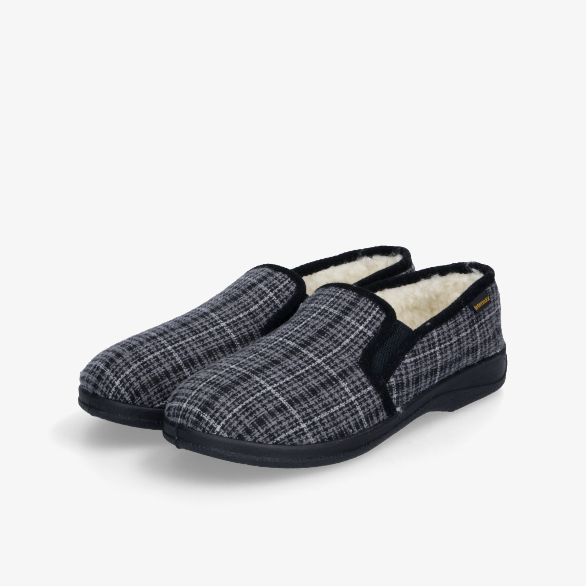 Bequeme karierte Hausschuhe mit weichem Futter und rutschfester Sohle für angenehmen Tragekomfort