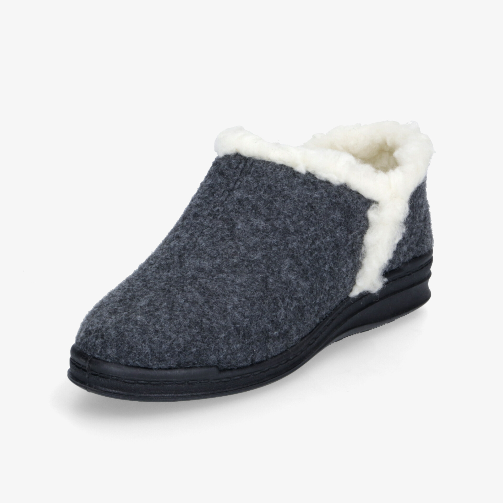 wärmender Hausschuh mit weichem Innenfutter und rutschfester Sohle in grauer Farbe, komfortabel und robust