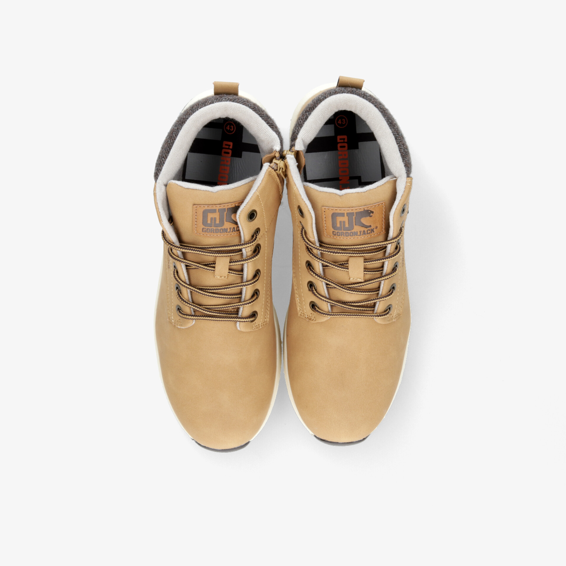 Bequeme, robust verarbeitete Schnürschuhe mit gepolstertem Kragen und rutschfester Sohle in heller Farbgebung