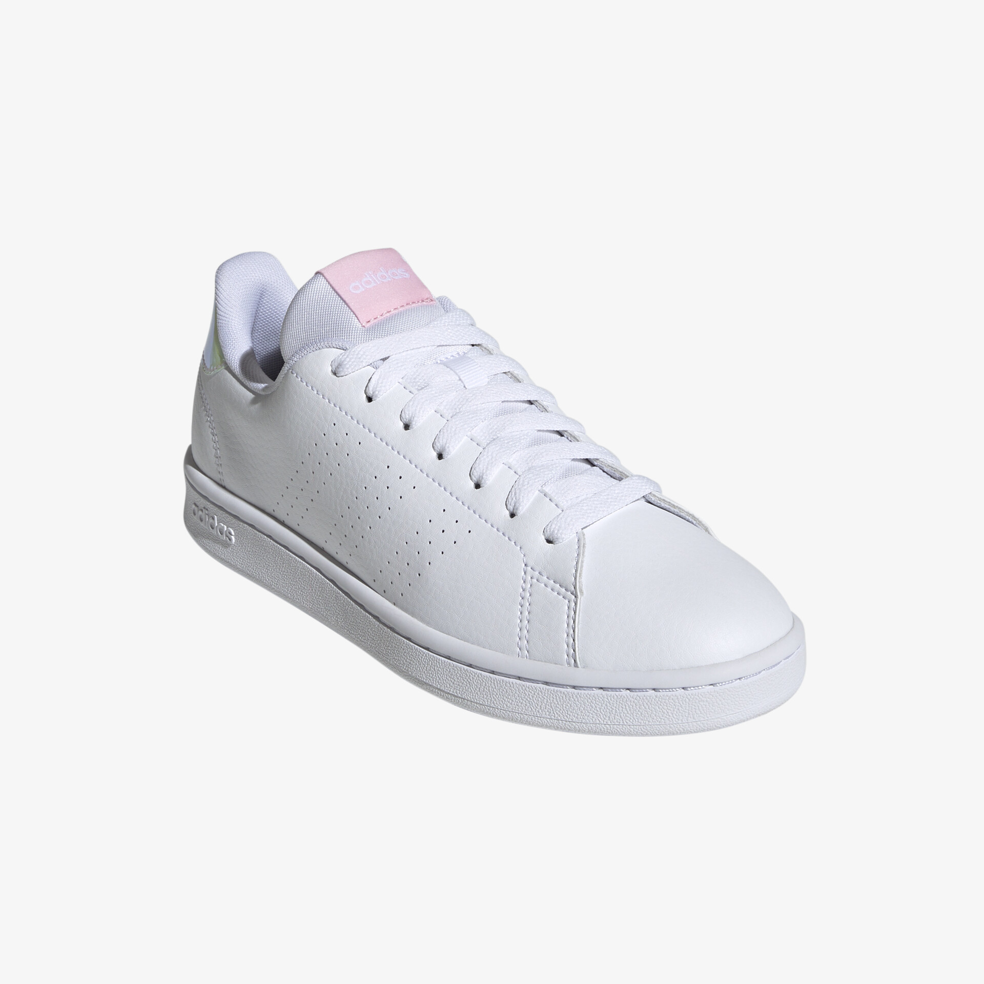 Moderner weißer Sneaker mit leichtem rosafarbenem Detail, ideal für Komfort und Stil im Alltag.