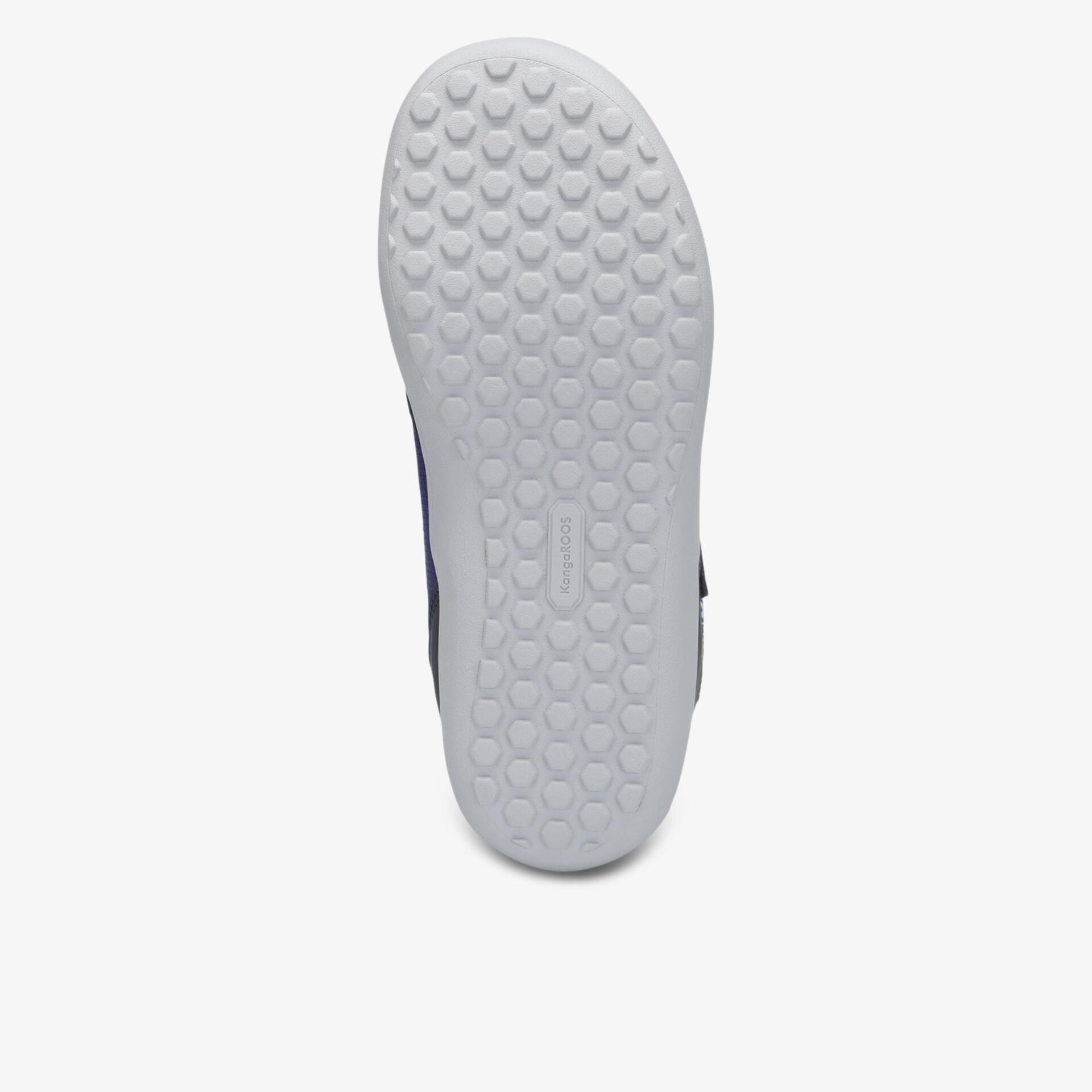 Weiße profilierte Sohle mit rutschfestem Muster für sicheren Halt und hohe Abriebfestigkeit