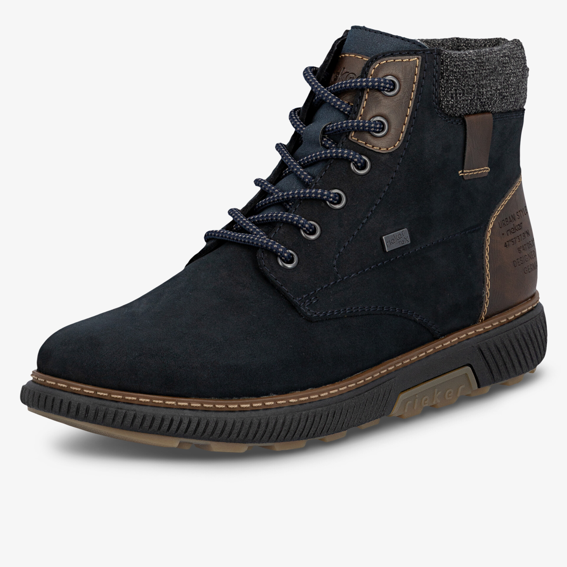 Schwarzer stabiler Freizeitschuh mit Schnürung und gepolstertem Schaft für angenehmen Tragekomfort