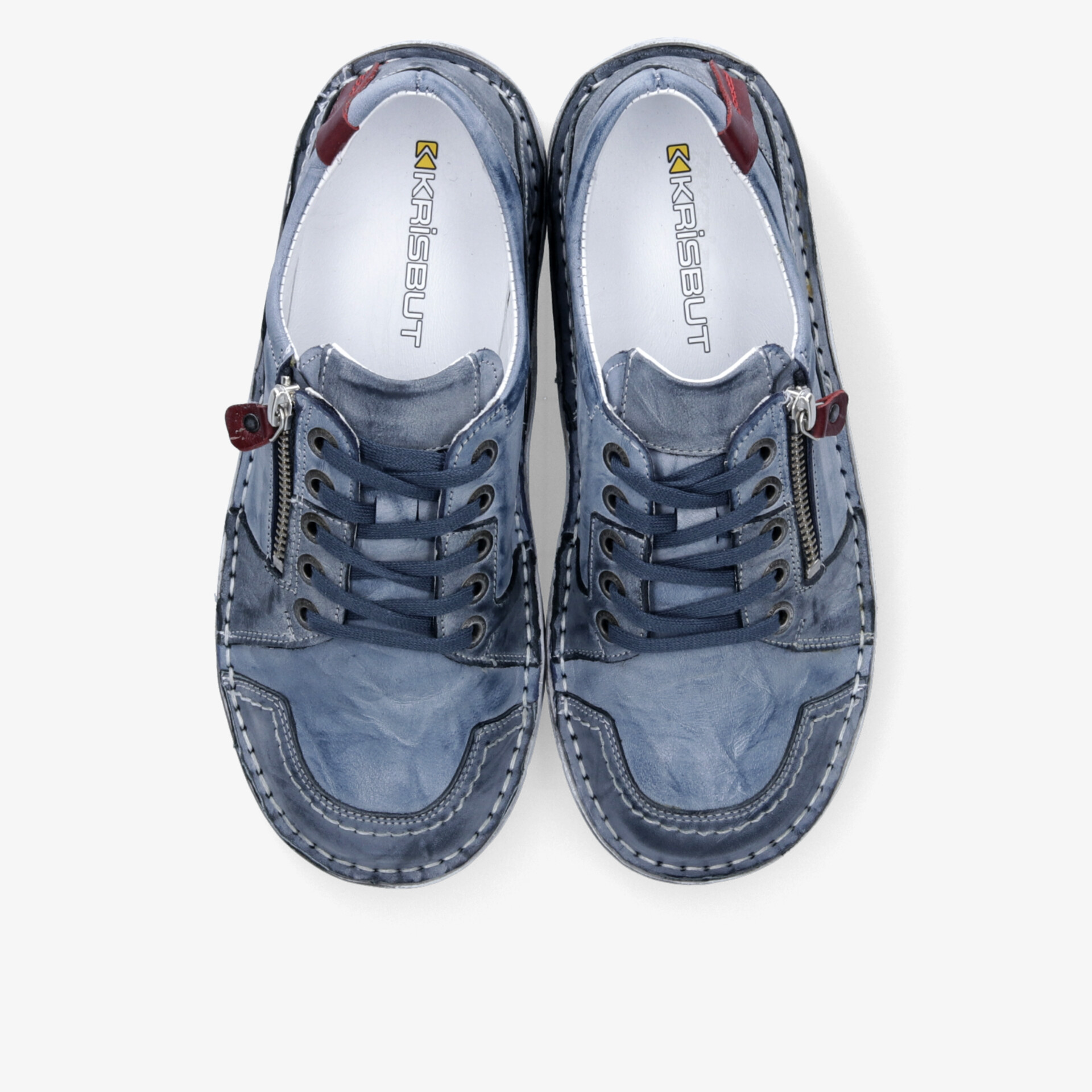 Blaue Sneakers mit Schnürsenkeln und robuster Sohle in stilvollem Design, ideal für vielseitigen Tragekomfort.