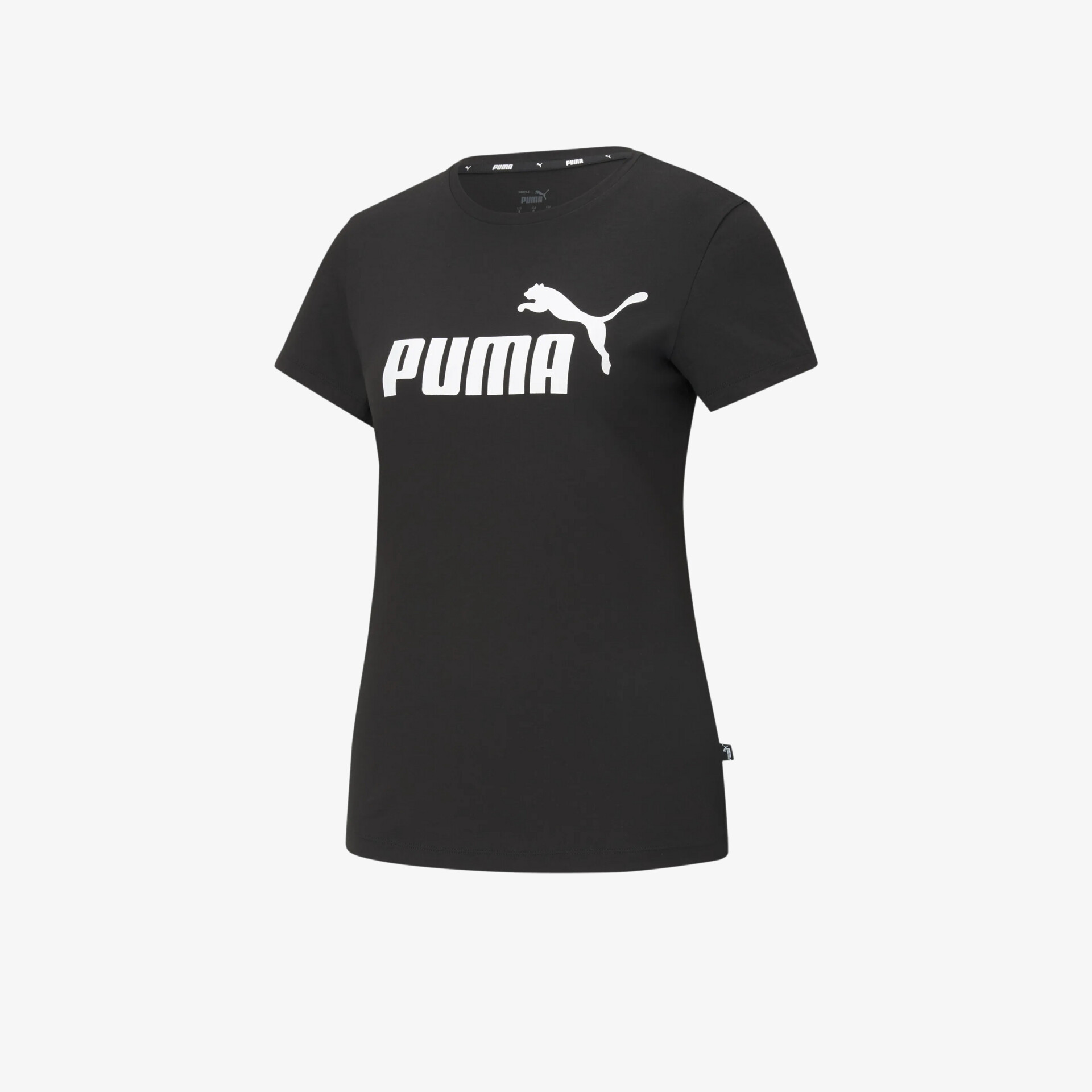 Schwarzes T-Shirt mit großem weißen Puma-Logo, kurzärmelig und sportlich im bequemen Schnitt