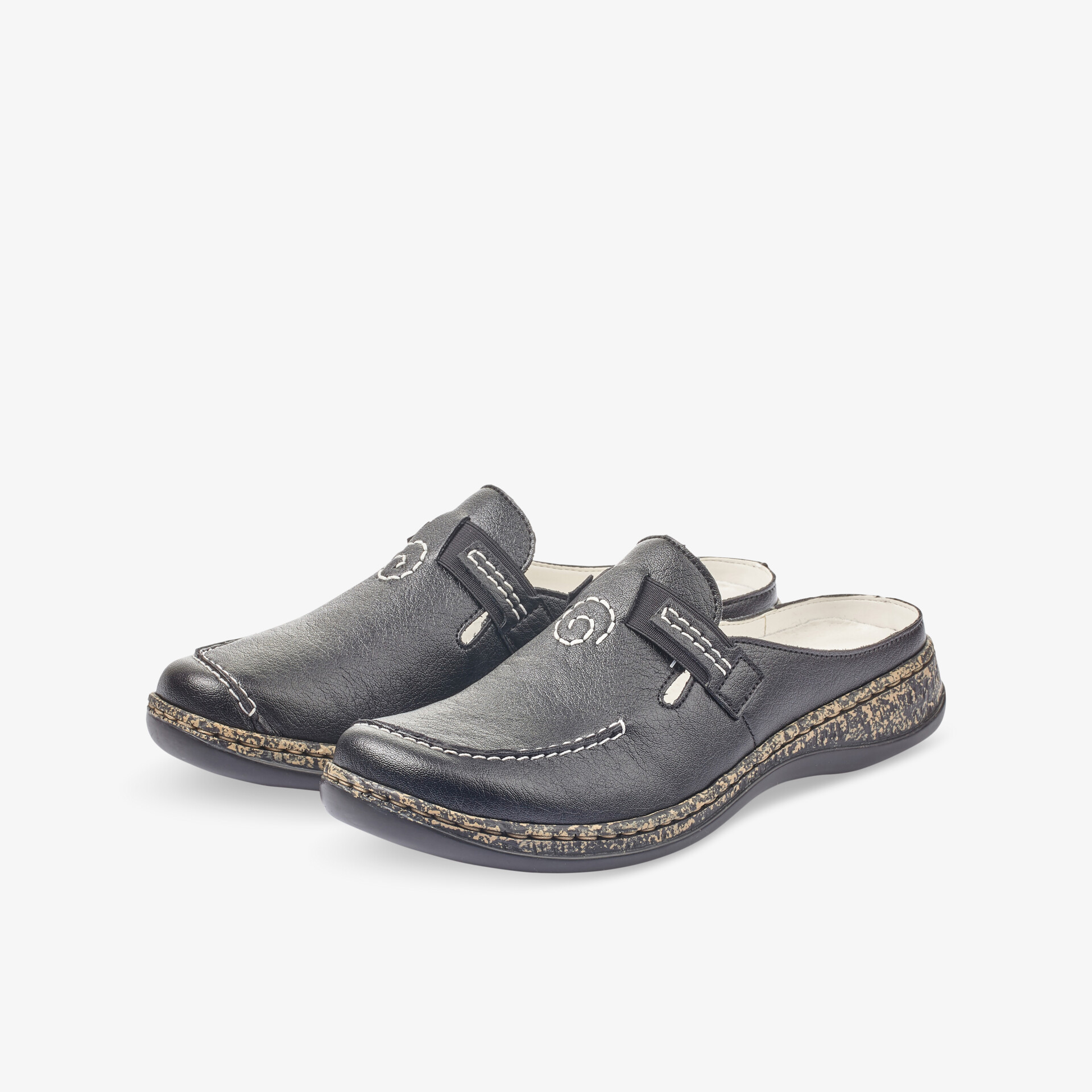 Bequeme schwarze Hausschuhe mit robuster Sohle und einfach anzuziehendem Design, weiches Innenfutter sichtbar