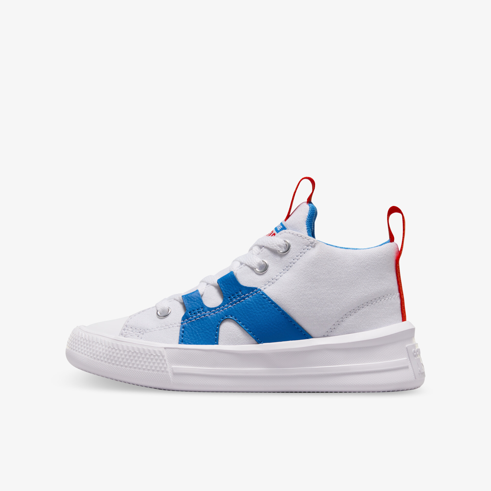 Moderner weißer Sneaker mit blauem Akzent und komfortabler, strapazierfähiger Sohle in klarer Seitenansicht