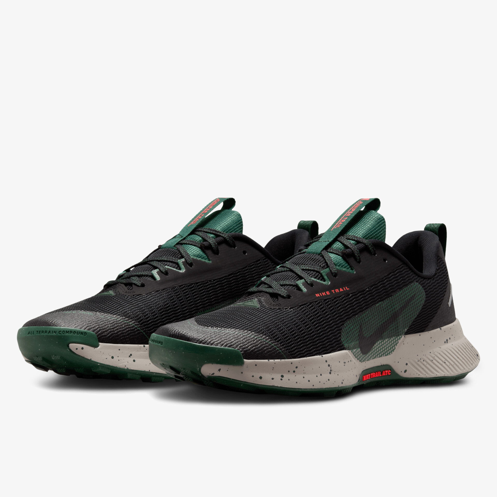 Moderner leichter Sportschuh mit atmungsaktivem Material und flexiblem Sohlenprofil, ideal für aktiven Alltag