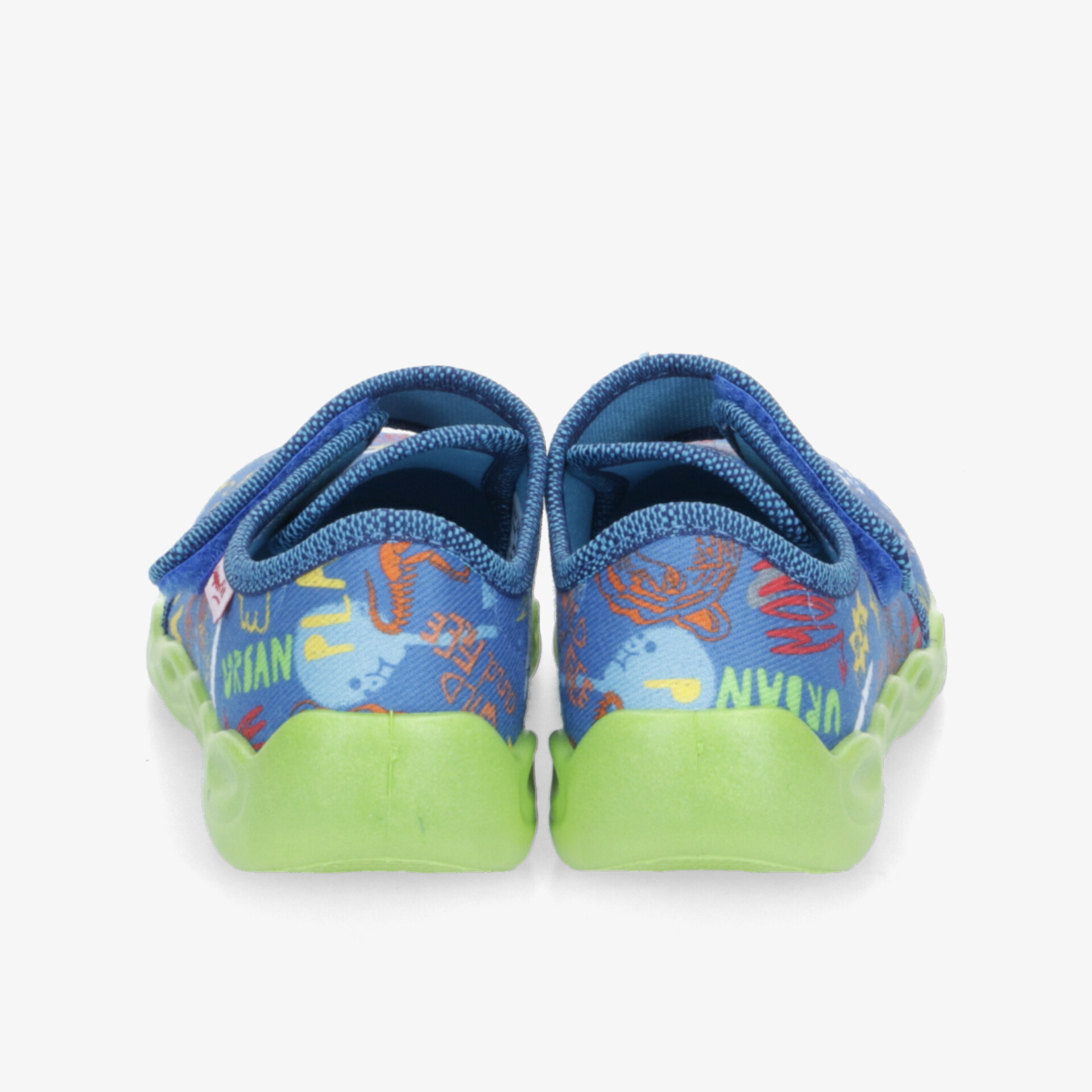 Bunte Freizeitschuhe mit grüner Sohle und spielerischem Design, bequemes Tragegefühl für jeden Tag.