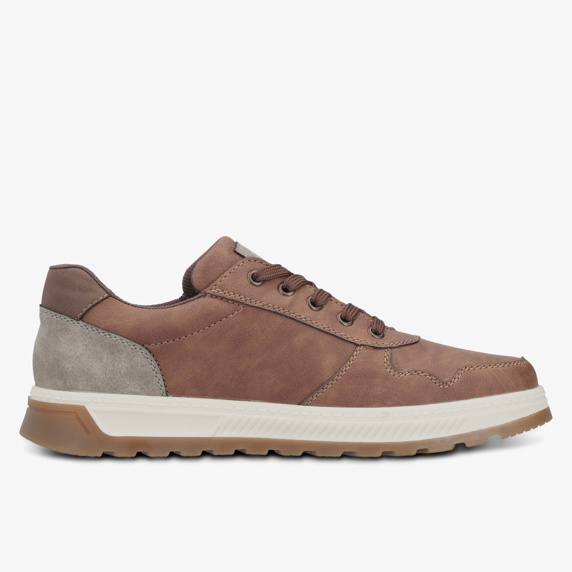 Bequemer brauner Ledersneaker mit rutschfester Sohle und modernem Design.