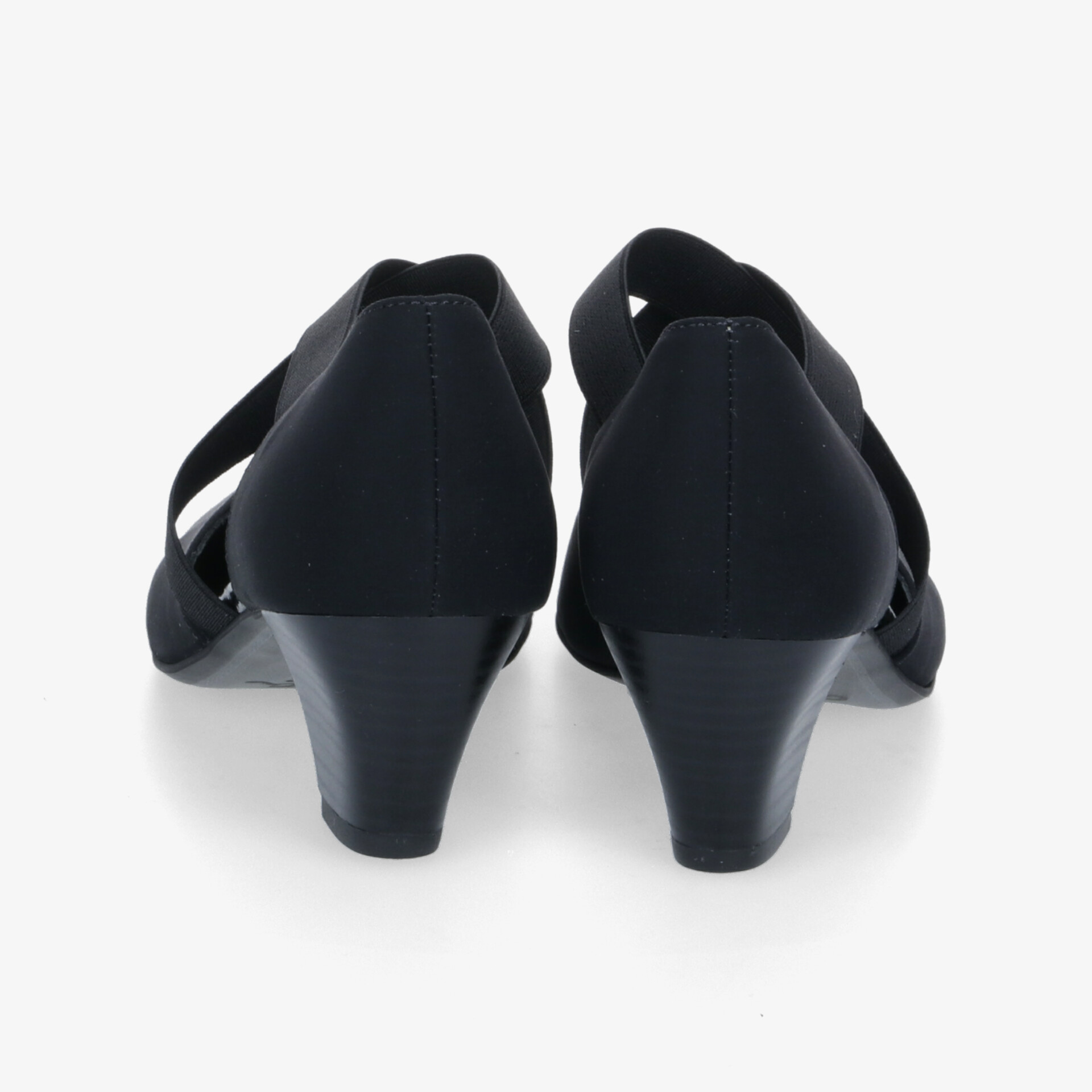 Elegante schwarze Schuhe mit komfortablem Blockabsatz für stilvolle Anlässe und den Alltag.