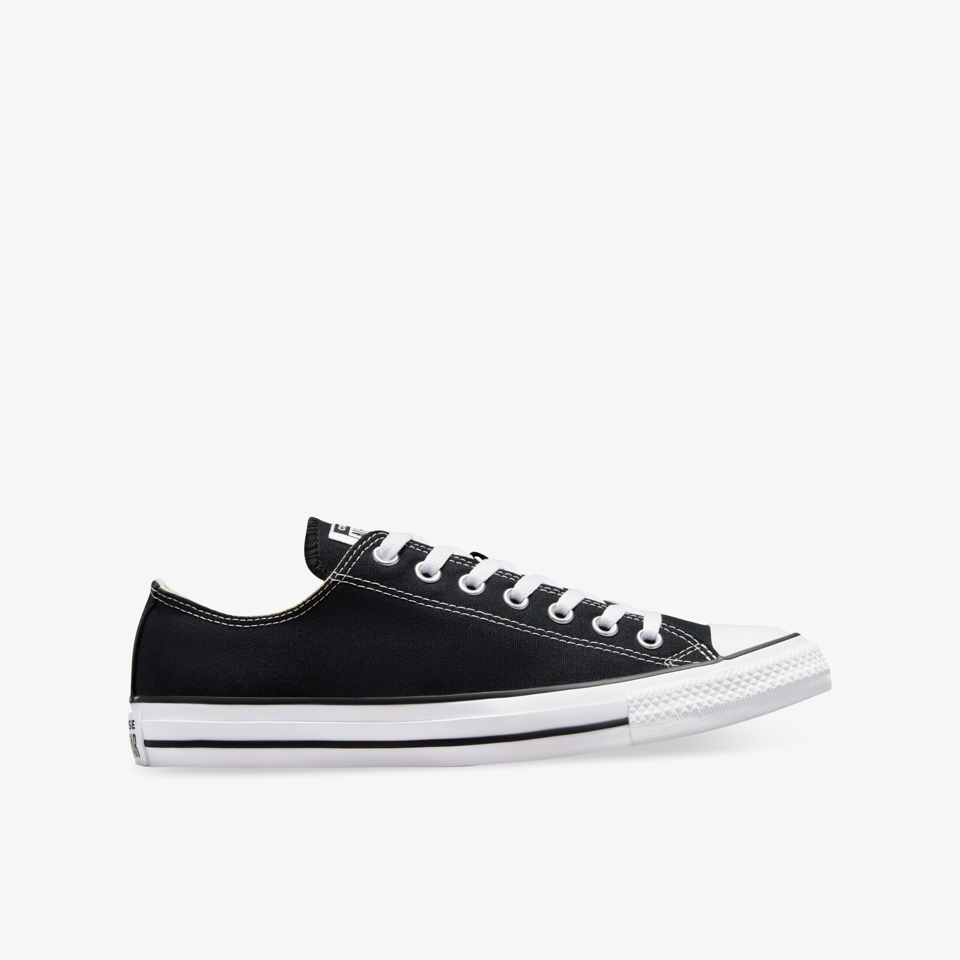 Schwarzer Sneaker seitliche Ansicht mit weißer Sohle, sportlich, bequem und vielseitig kombinierbar