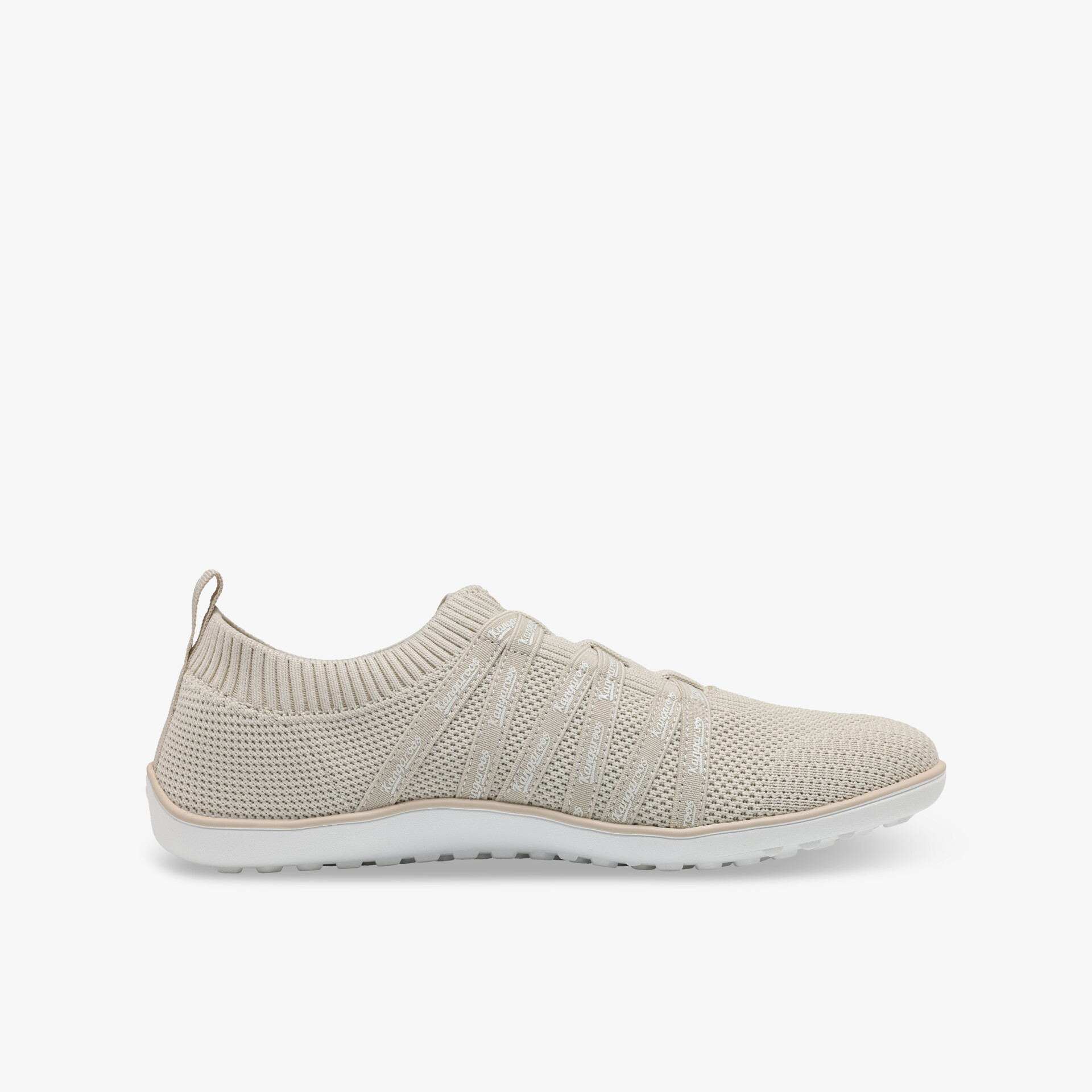 Leichter, atmungsaktiver, flexibler Sneaker in neutraler Farbe, seitliche Ansicht, komfortables Design