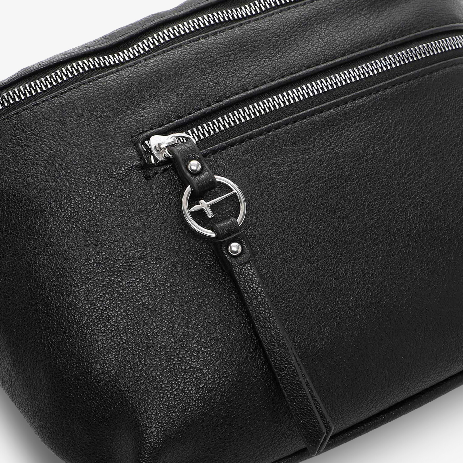 Detailaufnahme einer schwarzen Leder Tasche mit hochwertigem Reißverschluss und strapazierfähigem Material