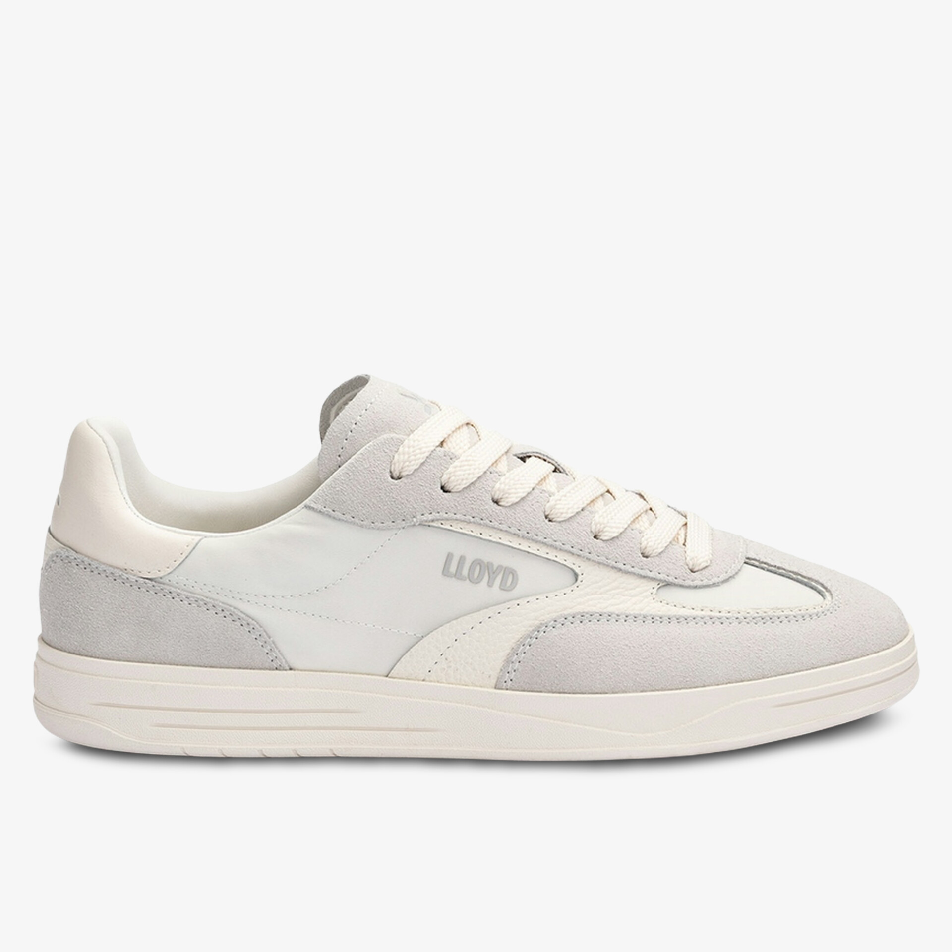 Moderner Sneaker in Weiß mit klaren Linien und komfortabler Sohle.