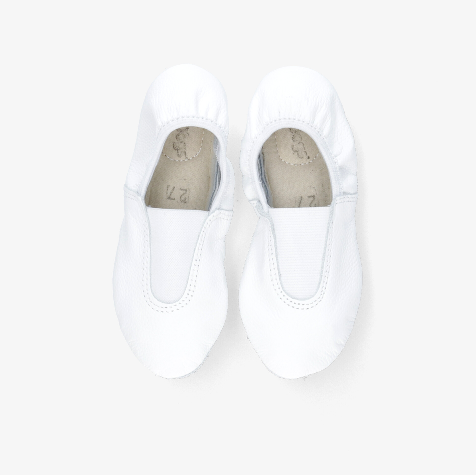 Bequeme weiße Slipper mit elastischem Einsatz und rutschfester Sohle für vielseitigen Komfort im Alltag.