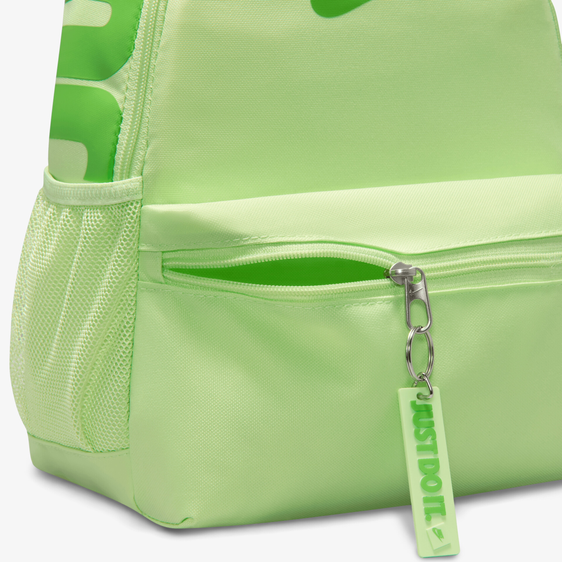 Grüner Rucksack mit praktischem Reißverschluss und stilvollem Design.