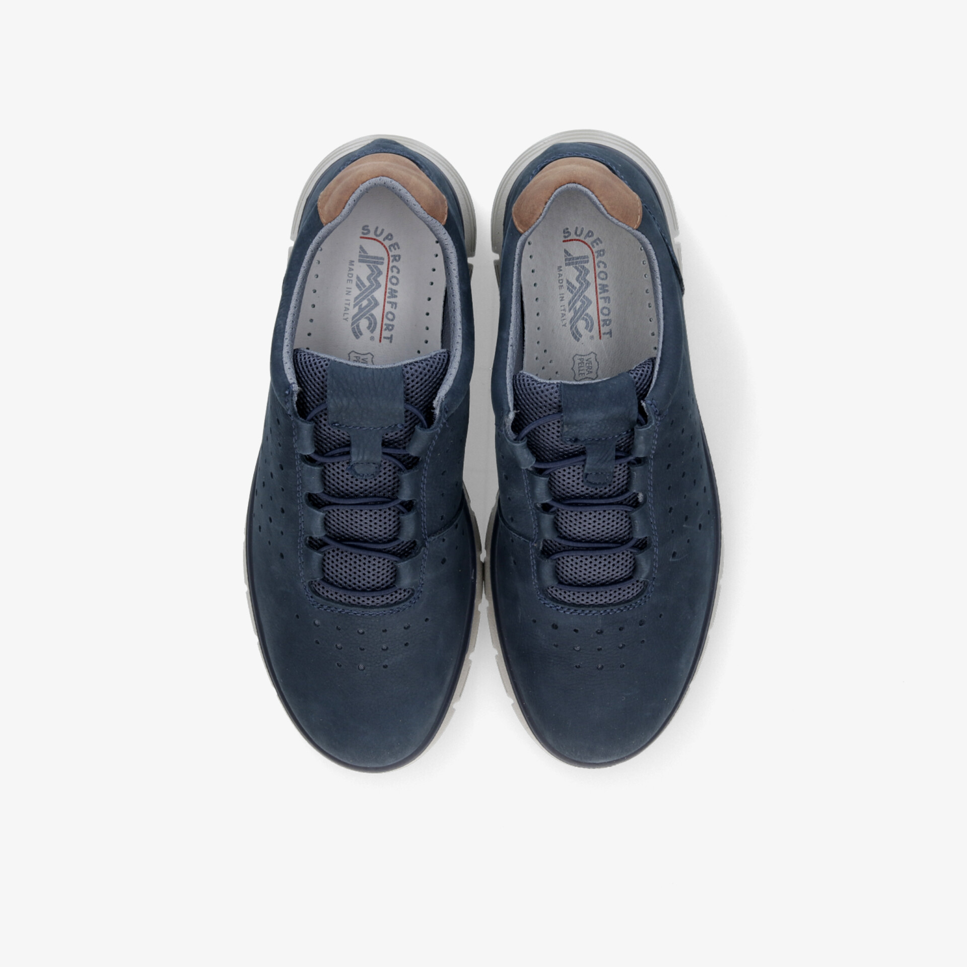 Bequeme sportliche Sneaker aus atmungsaktivem Material mit robuster Schnürung, flexible Sohlen für optimalen Tragekomfort