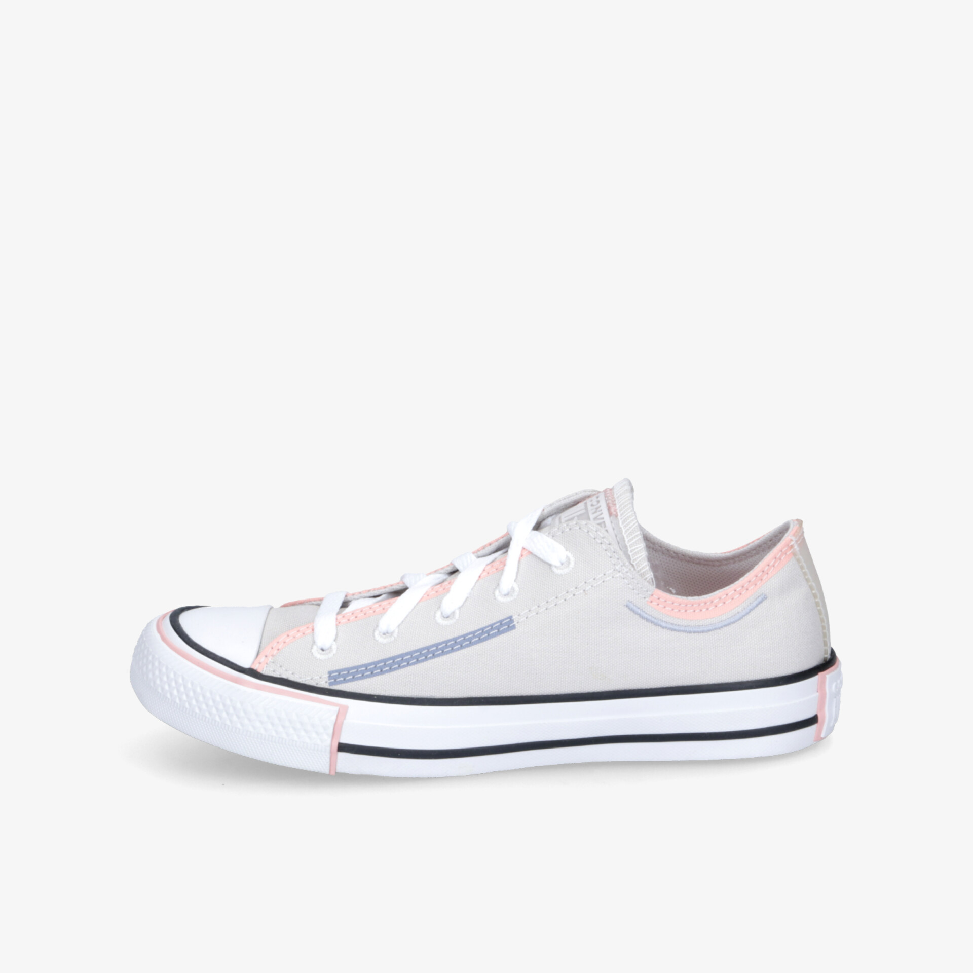 Weißer leichter Sneaker mit flexibler Sohle und schnürsenkeln, sportlich und komfortabel für Alltag und Freizeit.
