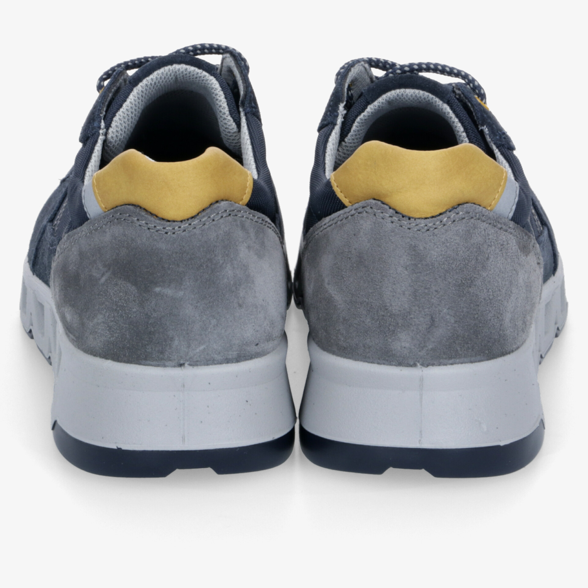 Robuste graue und blaue Sportschuhe mit gepolstertem Abschluss und stabiler Sohle, Rückansicht