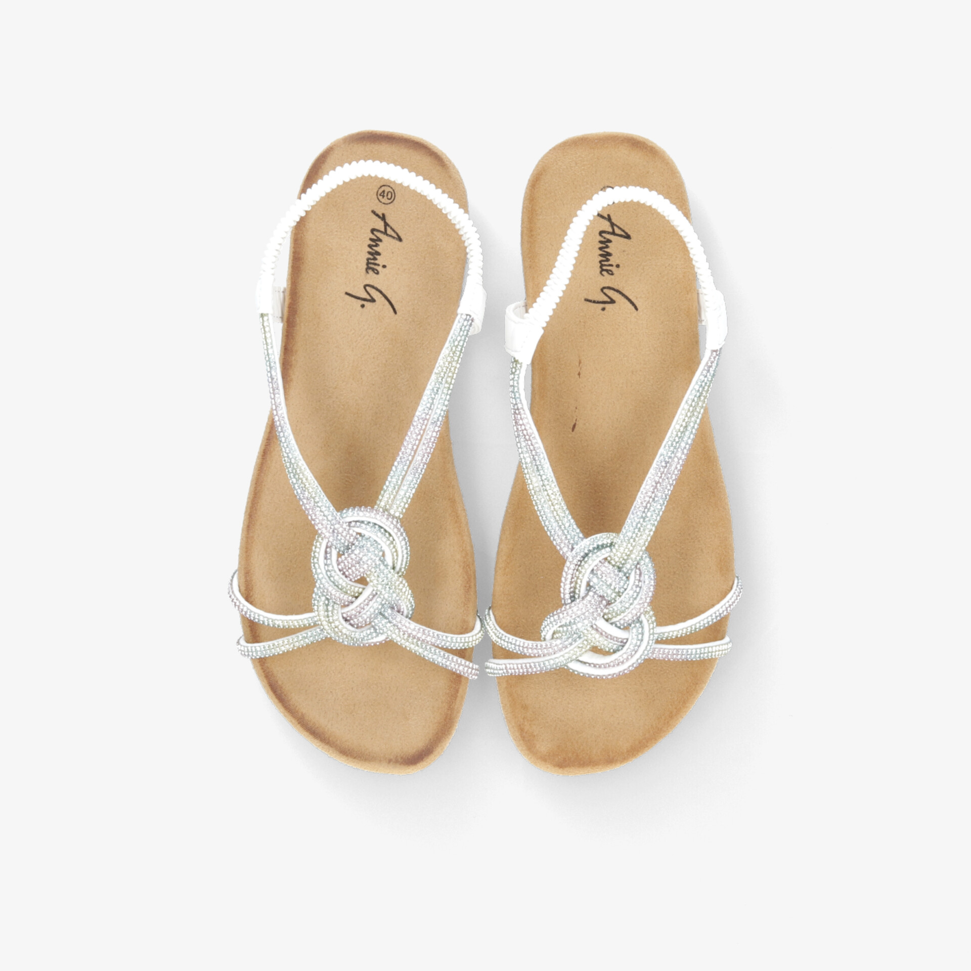 Weiße Sandalen mit bequemen Fußbett und eleganten Knoten, ideal für sommerlichen Tragekomfort