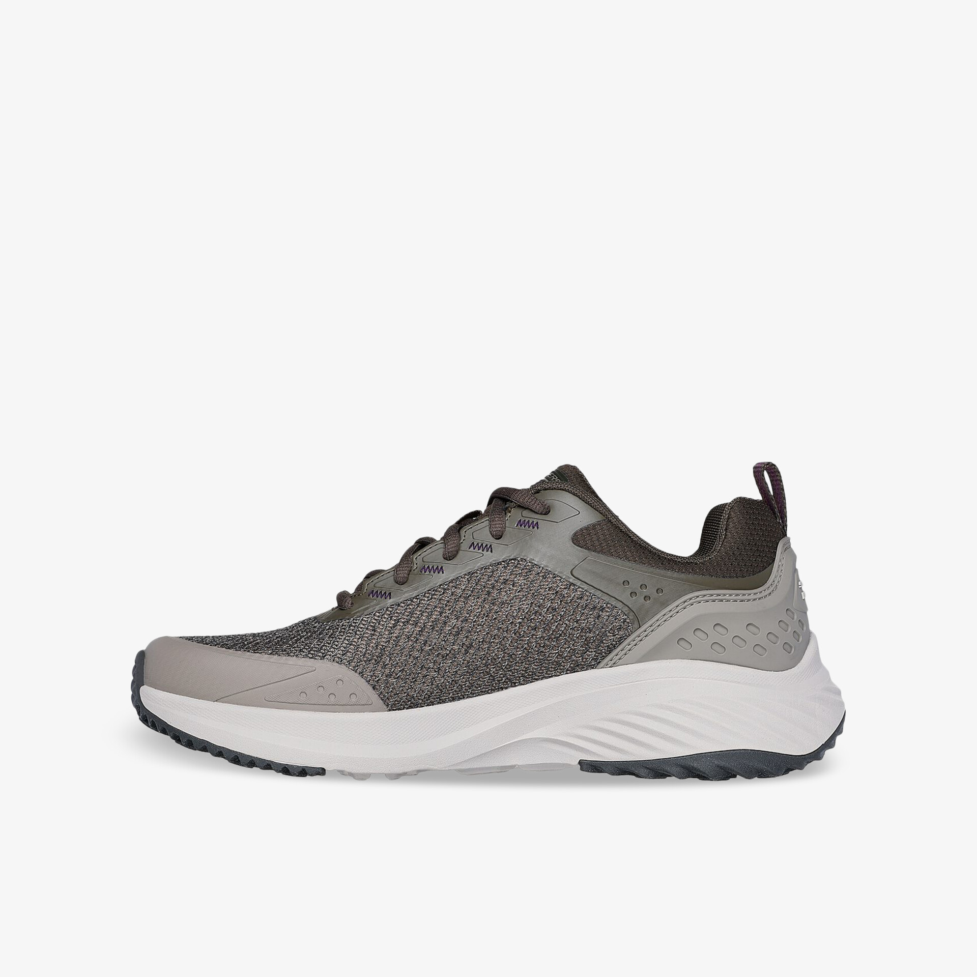 leichter Sportschuh mit atmungsaktivem Obermaterial, bequemer Polsterung und rutschfester Sohle seitlich fotografiert